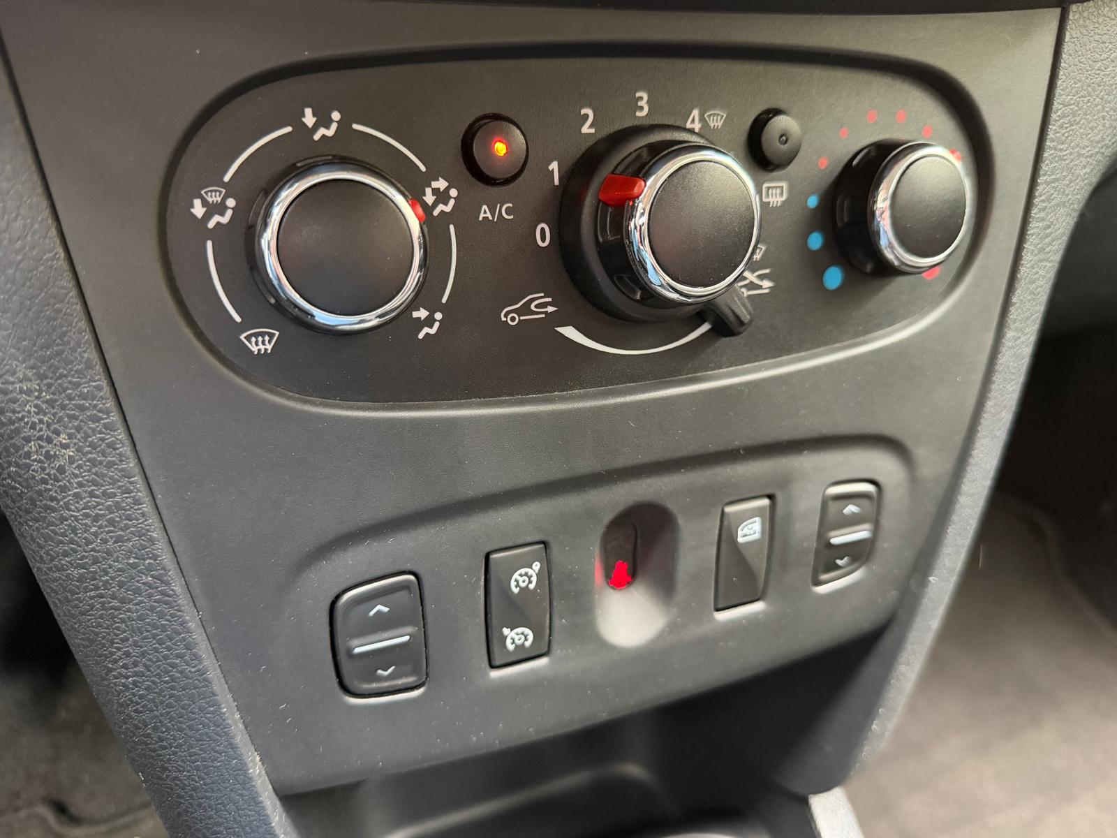 DACIA Sandero 0.9 TCe Stepway S/S-image-9