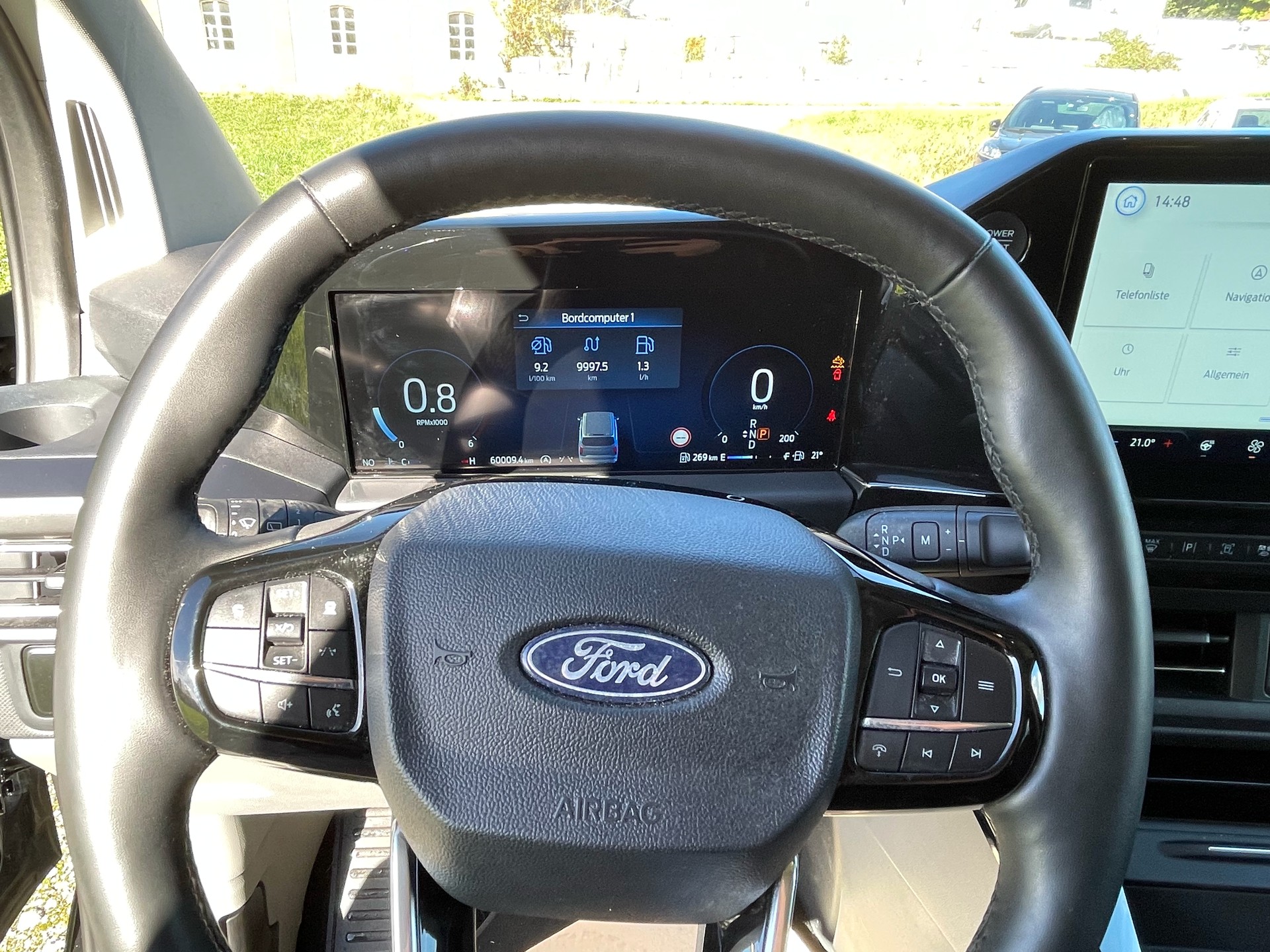 FORD Tourneo Bus 320 L2H1 Titanium Automat 4x4-image-11