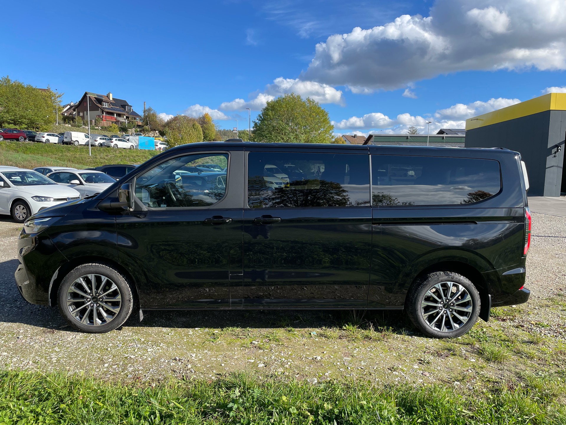 FORD Tourneo Bus 320 L2H1 Titanium Automat 4x4-image-2