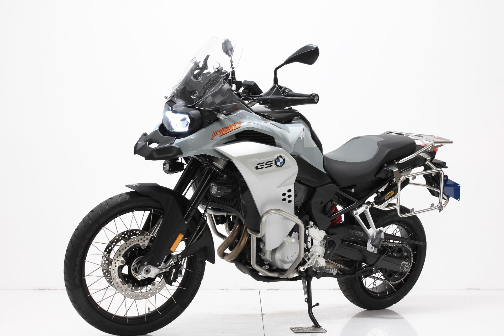 BMW F 850 GS Adventure-showroom-element-1