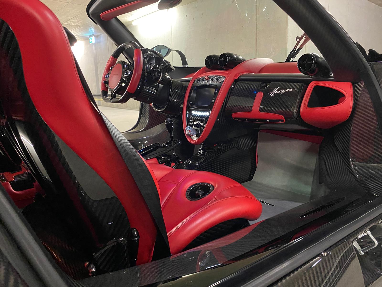 PAGANI Huayra Coupe-image-1