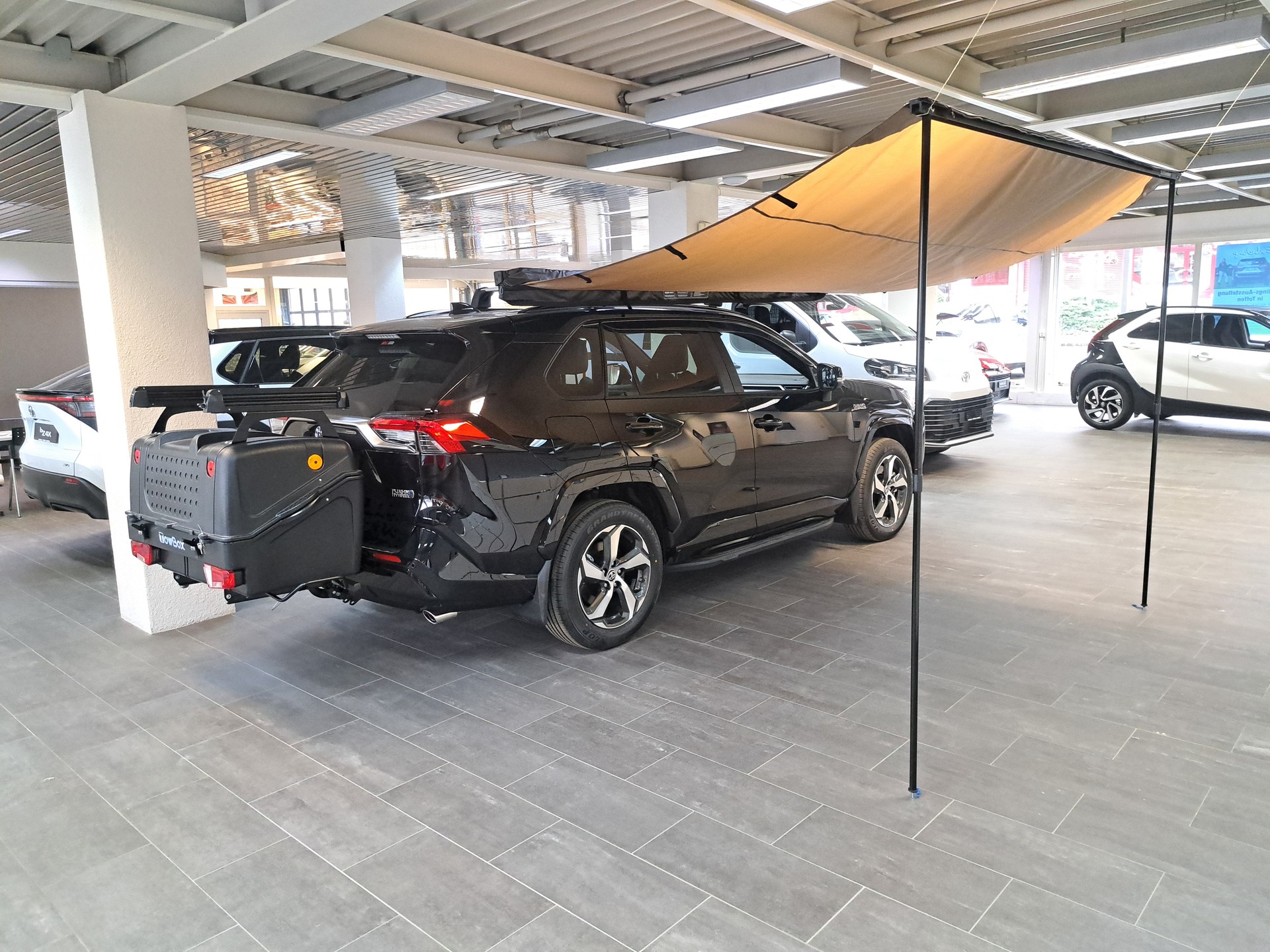 TOYOTA RAV-4 2.5 PHEV Premium e-CVT 4WD-image-2