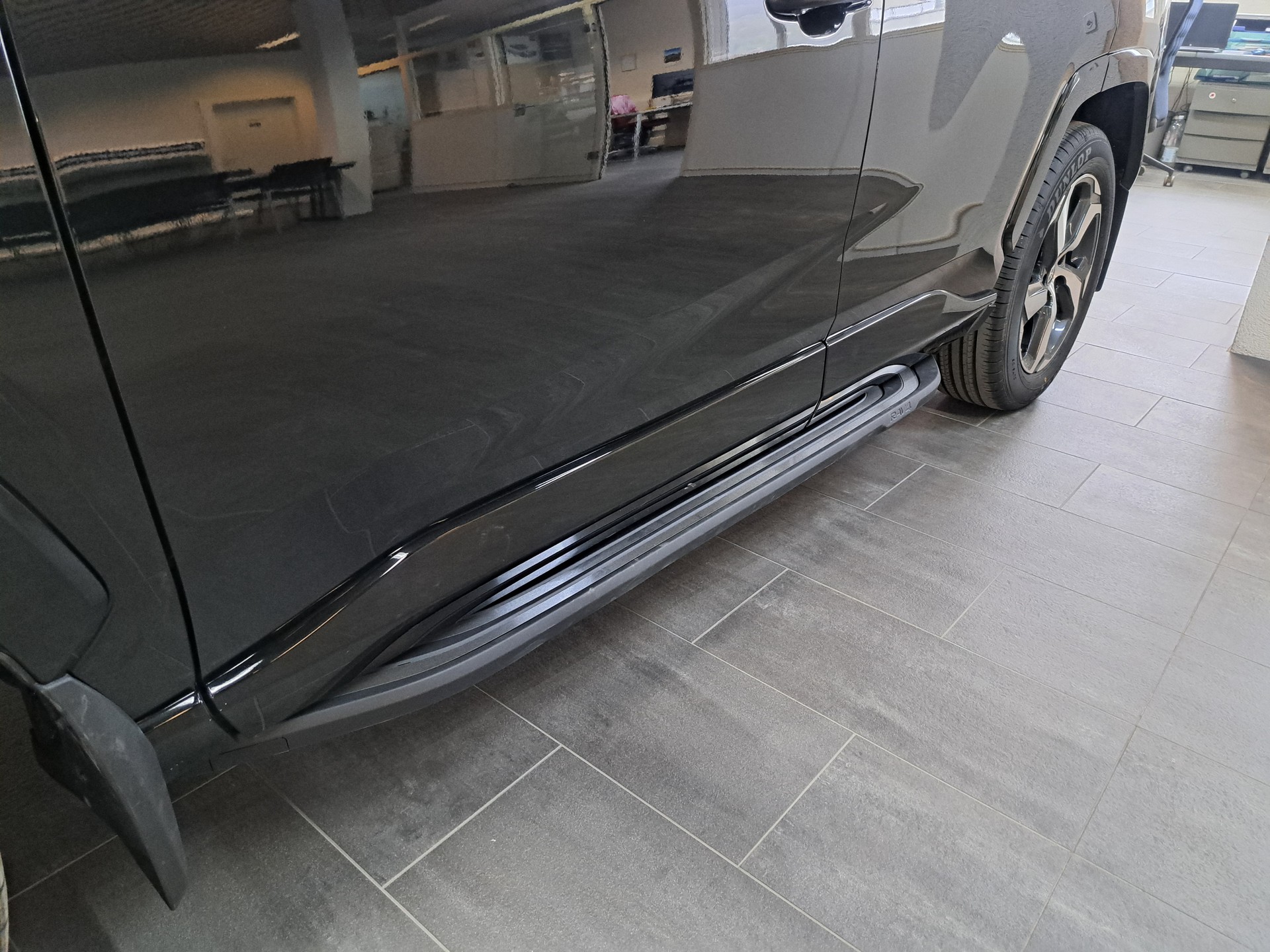 TOYOTA RAV-4 2.5 PHEV Premium e-CVT 4WD-image-8