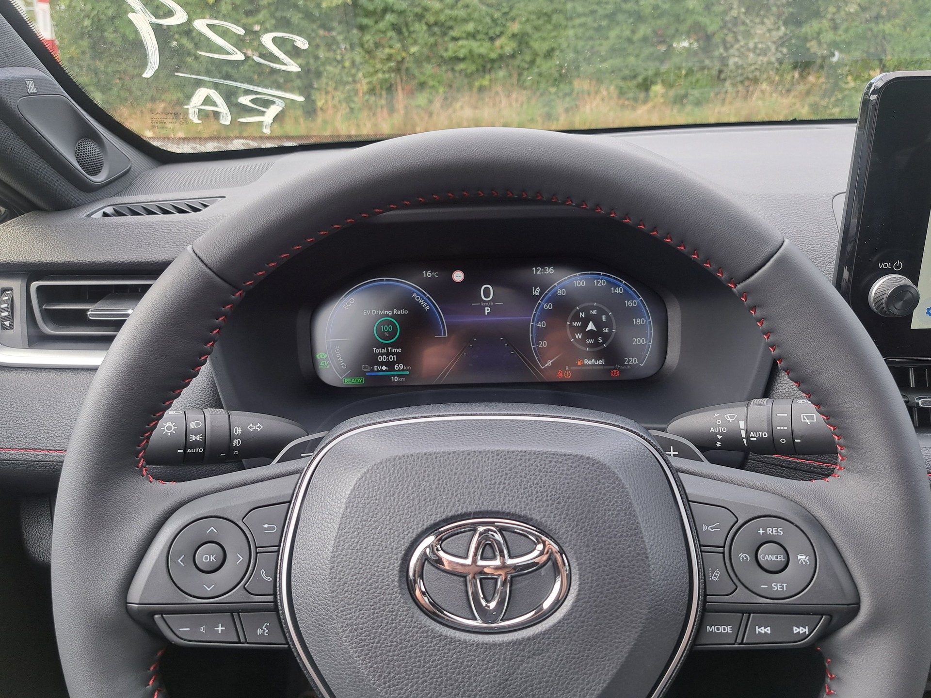 TOYOTA RAV-4 2.5 PHEV Premium e-CVT 4WD-image-14