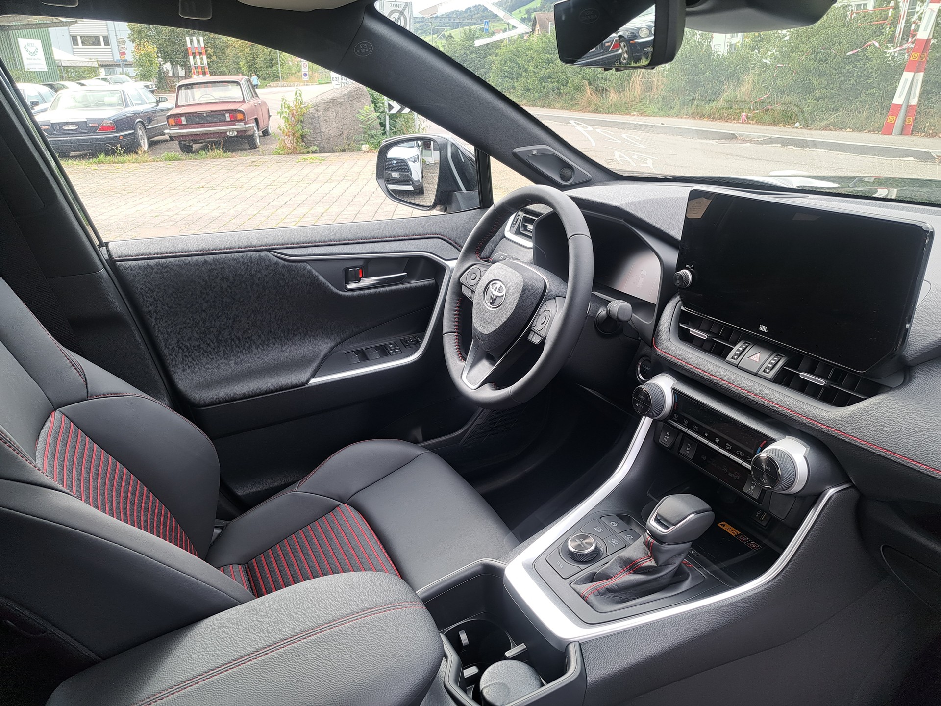 TOYOTA RAV-4 2.5 PHEV Premium e-CVT 4WD-image-10