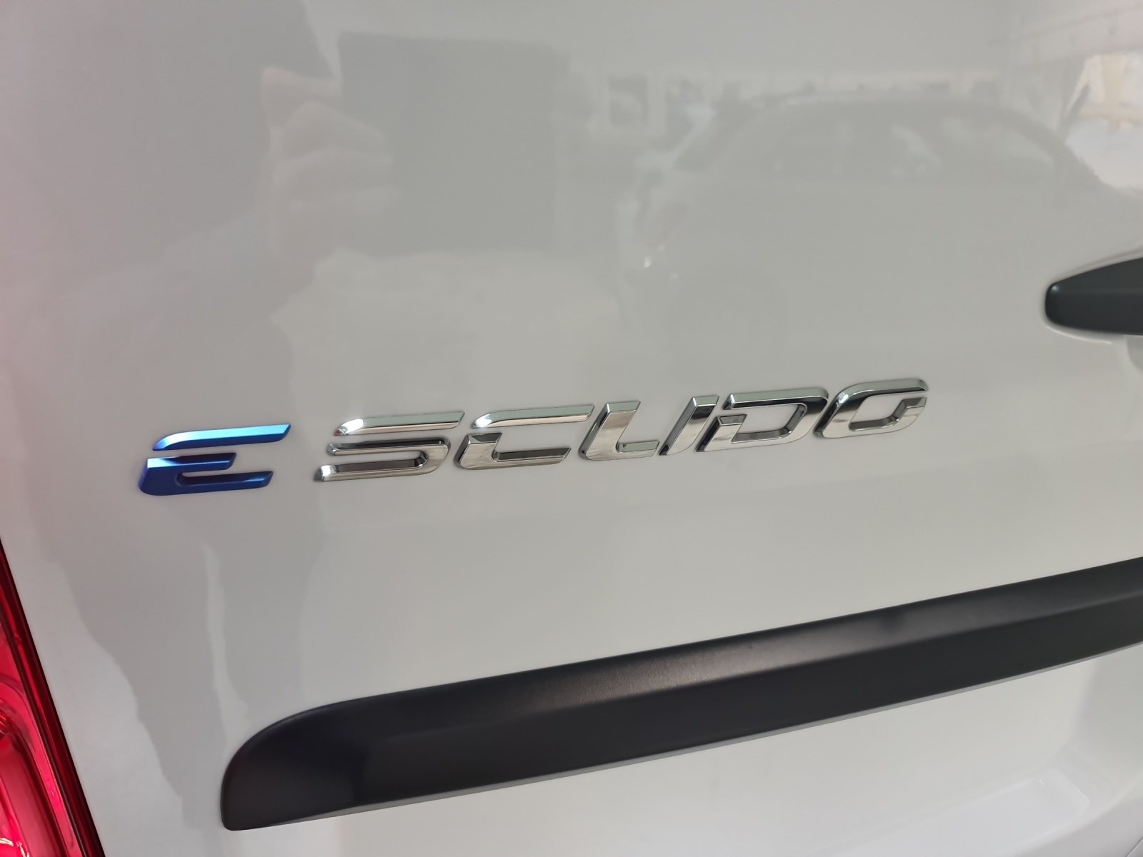 FIAT E-Scudo L2 50 kWh Base Swiss Edition-image-18
