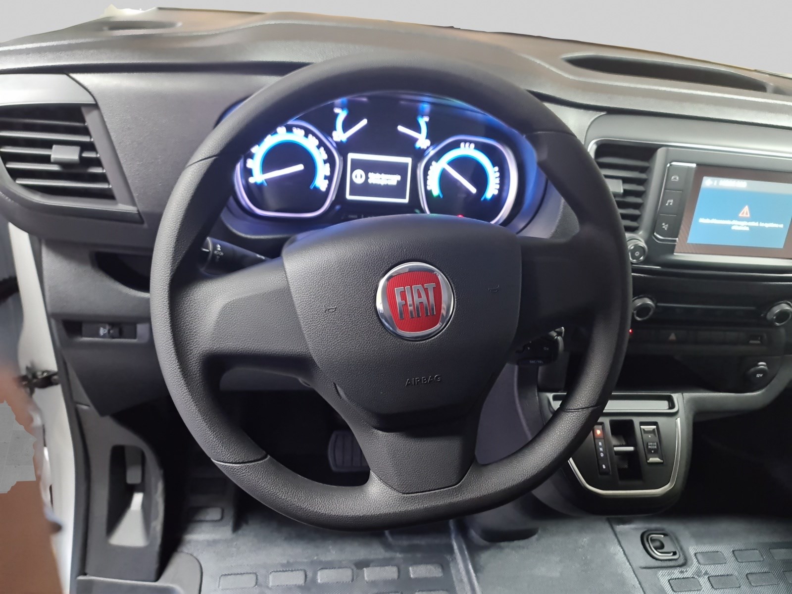 FIAT E-Scudo L2 50 kWh Base Swiss Edition-image-6