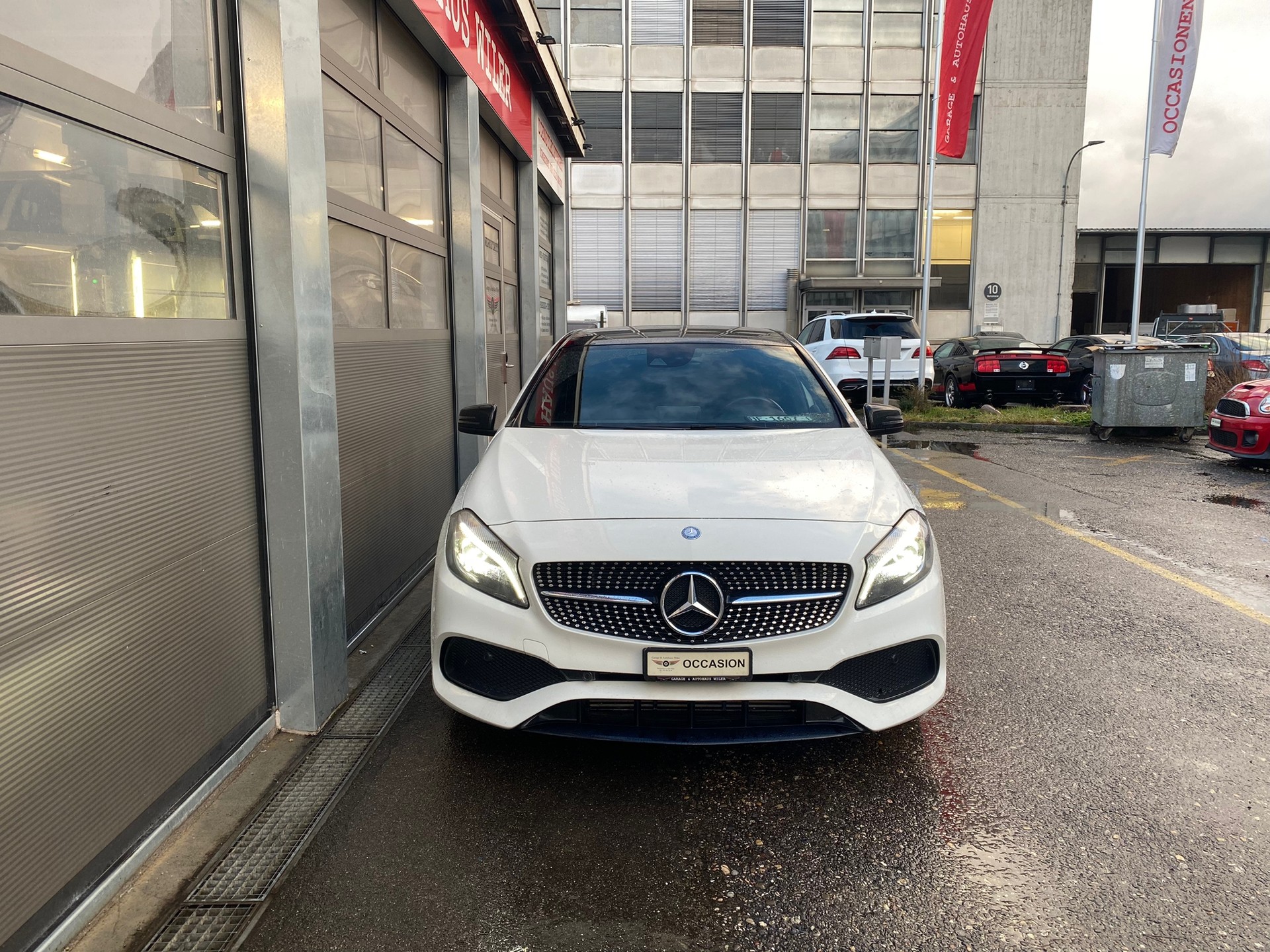 MERCEDES-BENZ A 180 BlueEfficiency Edition-image-1