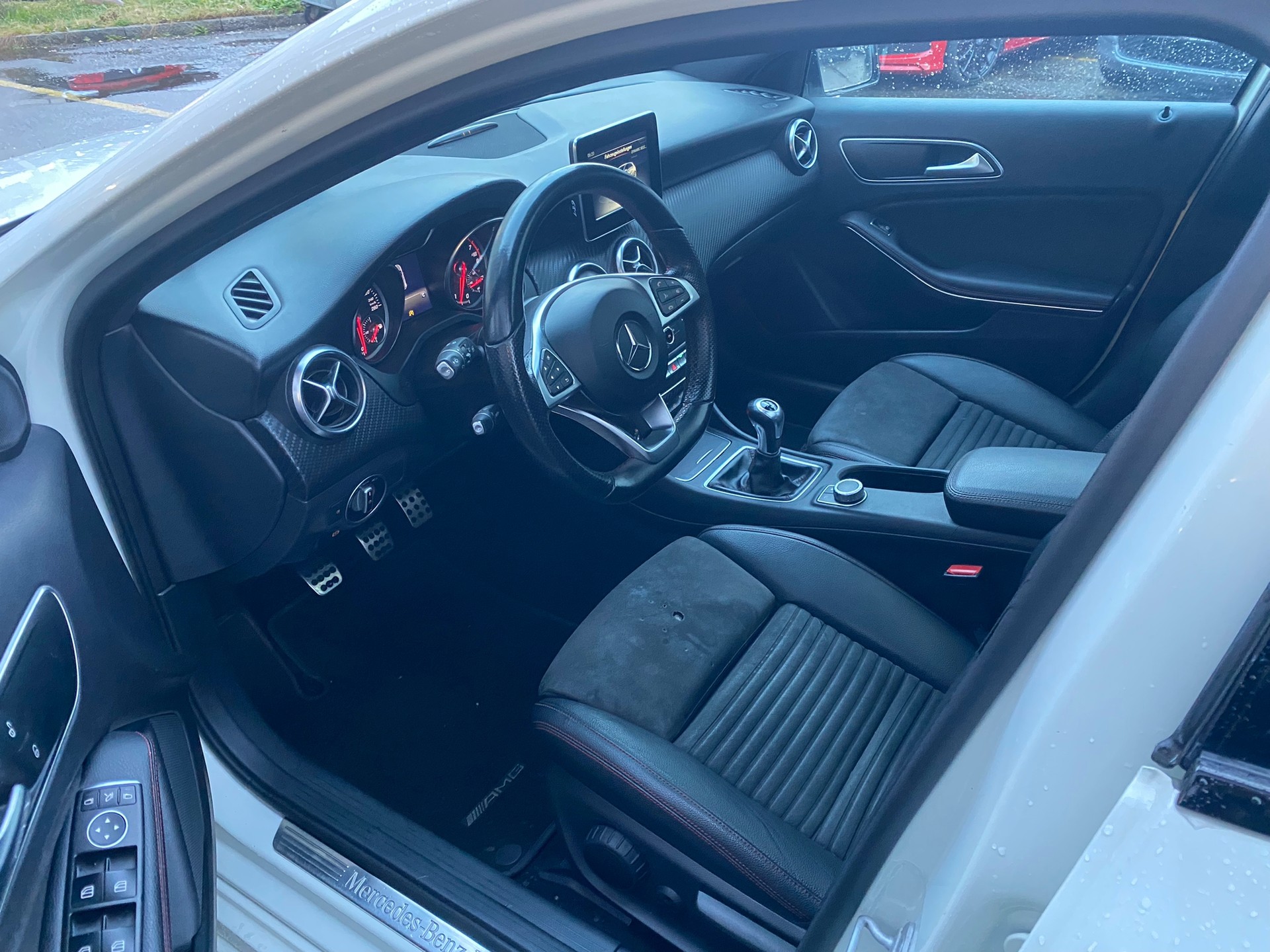 MERCEDES-BENZ A 180 BlueEfficiency Edition-image-9