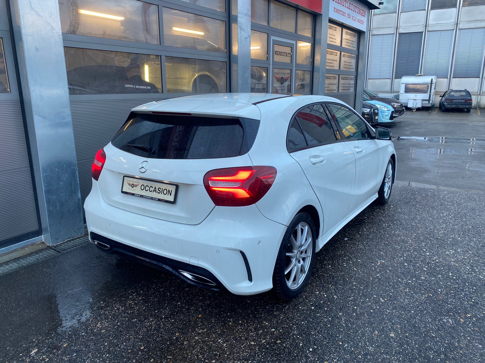 MERCEDES-BENZ A 180 BlueEfficiency Edition-image-4