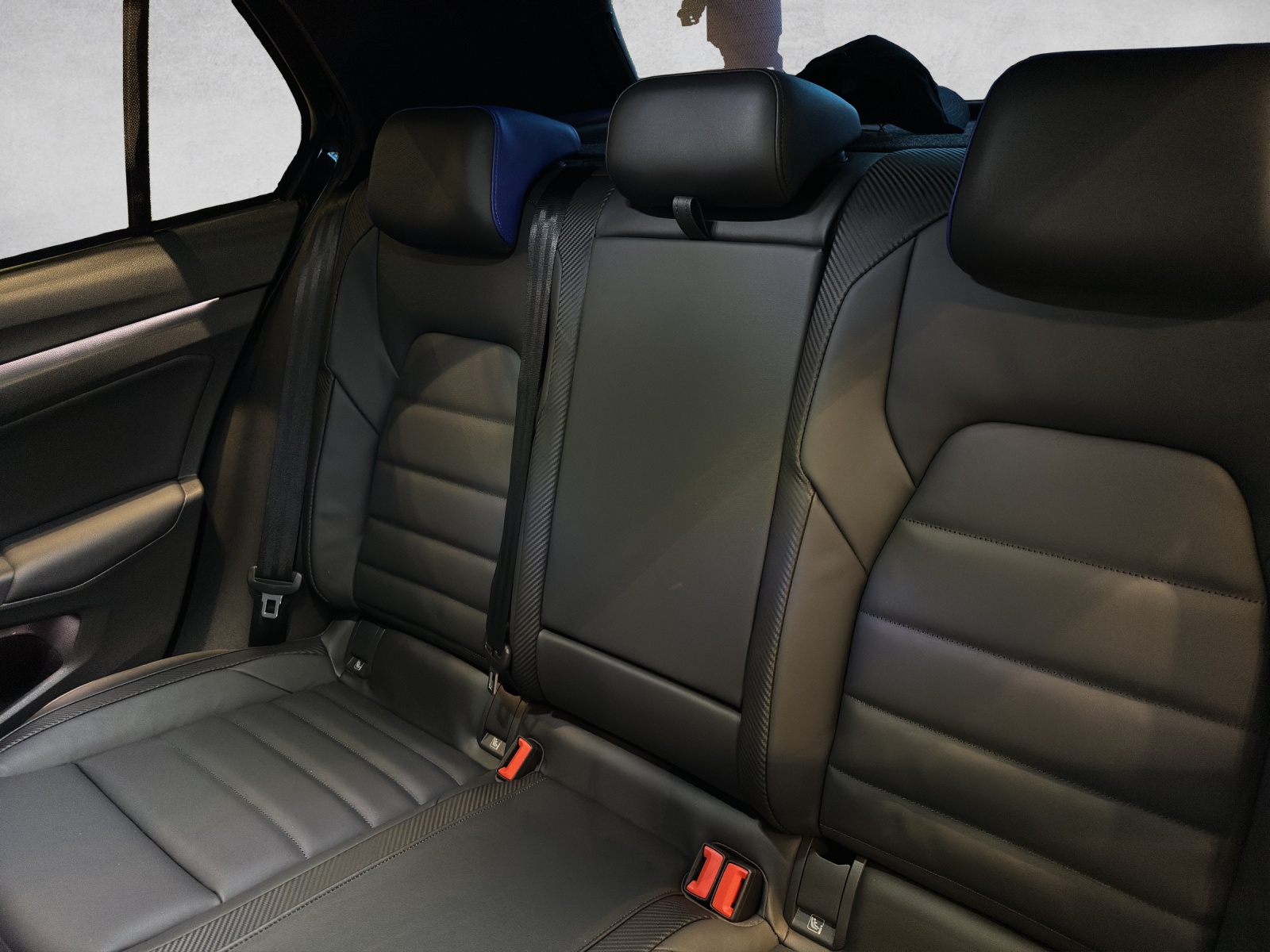 VW Golf 2.0 TSI R Black Edition DSG 4 Motion-image-6