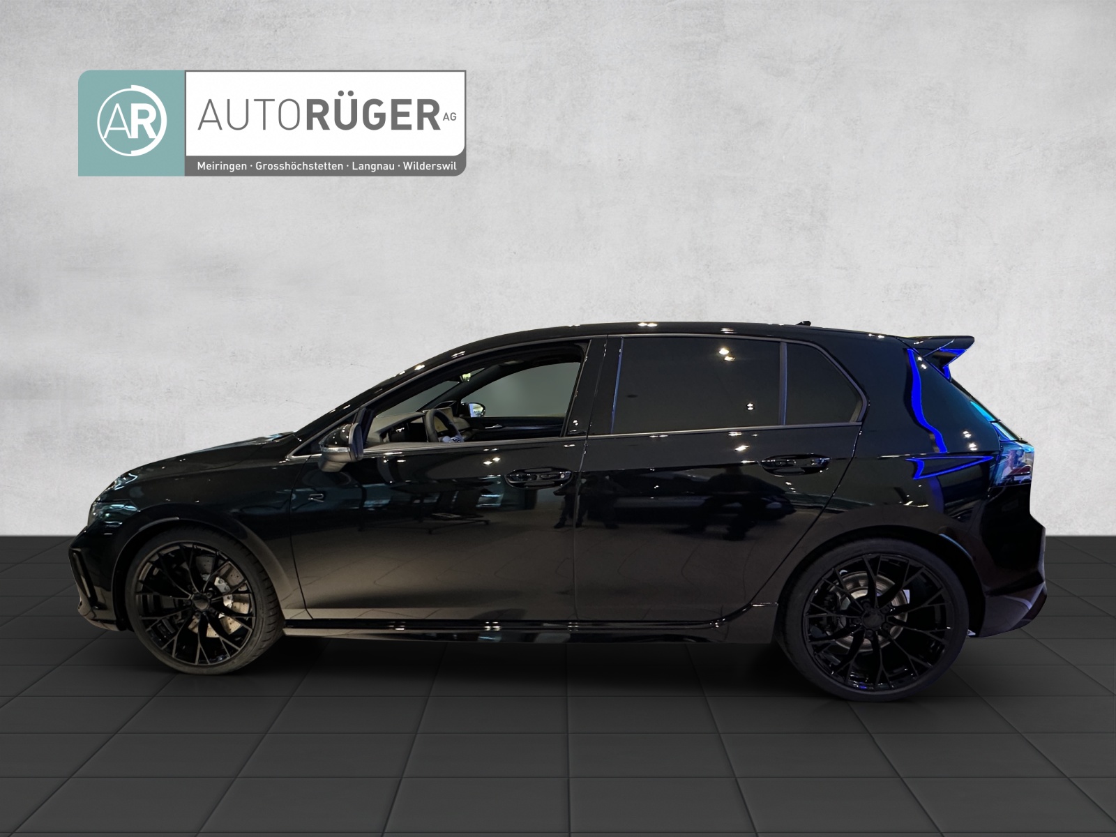 VW Golf 2.0 TSI R Black Edition DSG 4 Motion-image-2