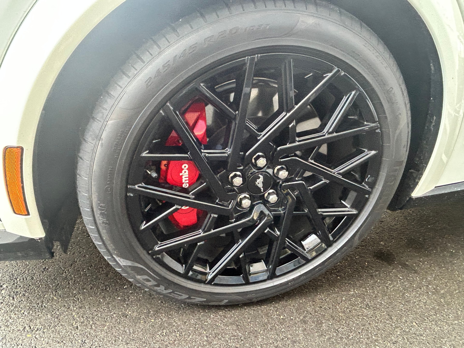 FORD Mustang MACH-E GT AWD 91 kWh-image-4