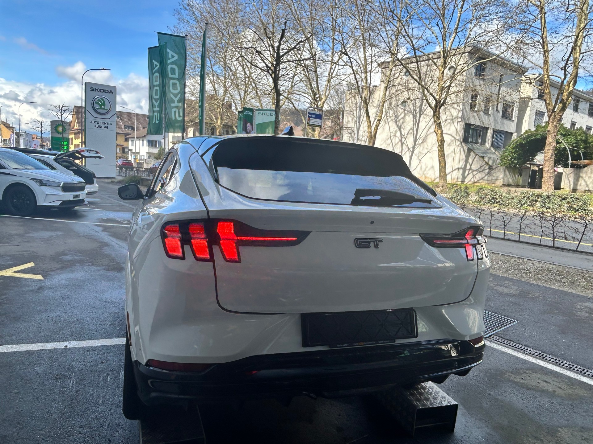 FORD Mustang MACH-E GT AWD 91 kWh-image-13