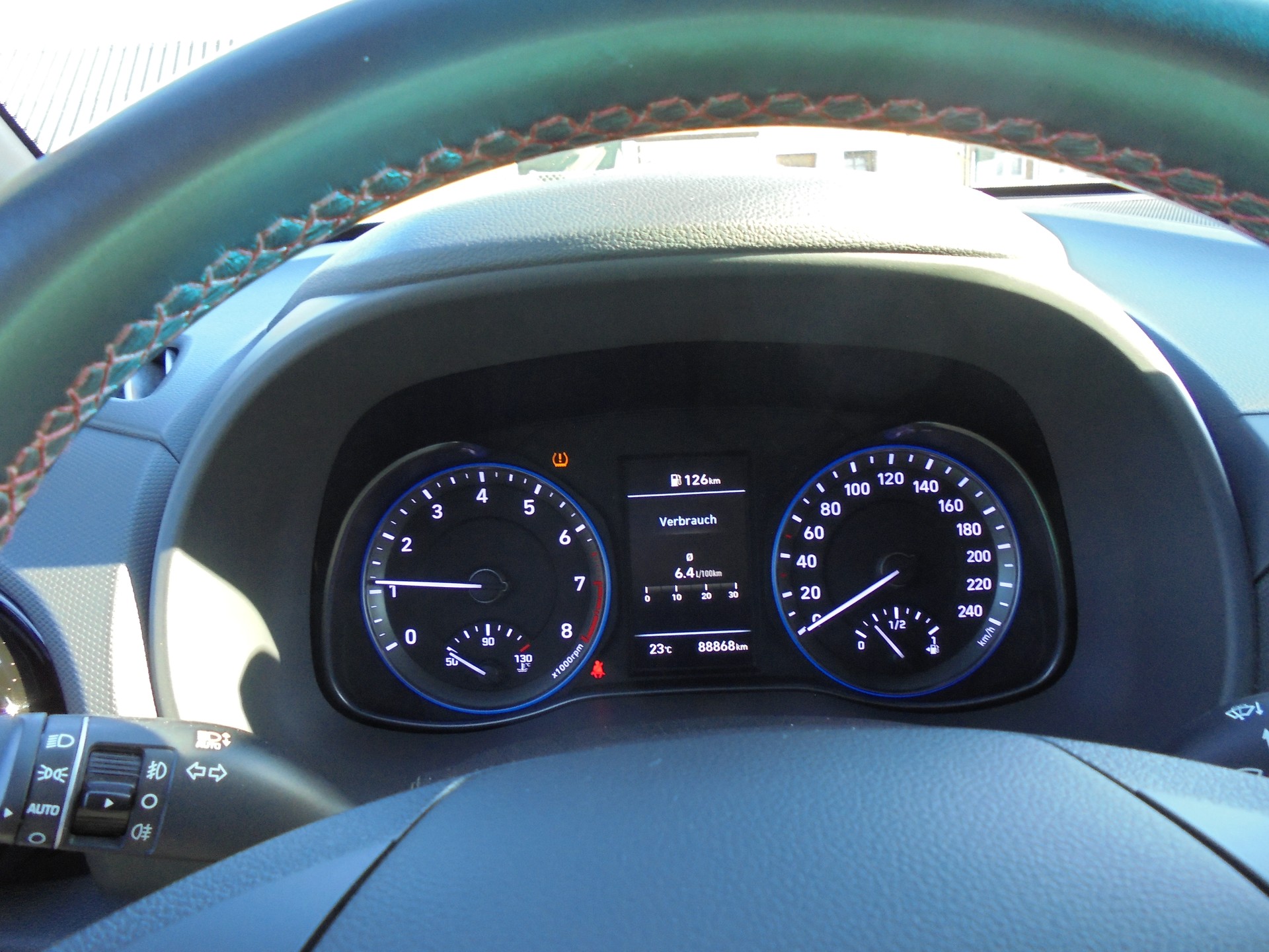 HYUNDAI Kona 1.0 T-GDi Amplia 2WD-image-8
