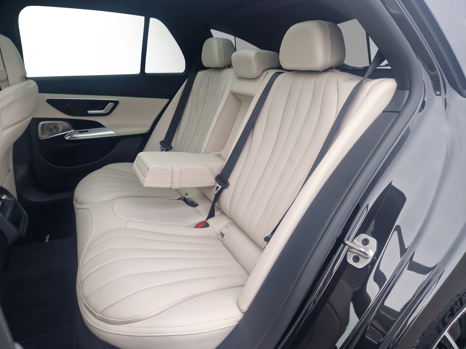 MERCEDES-BENZ E 450 d T 4Matic 9G-Tronic-image-11