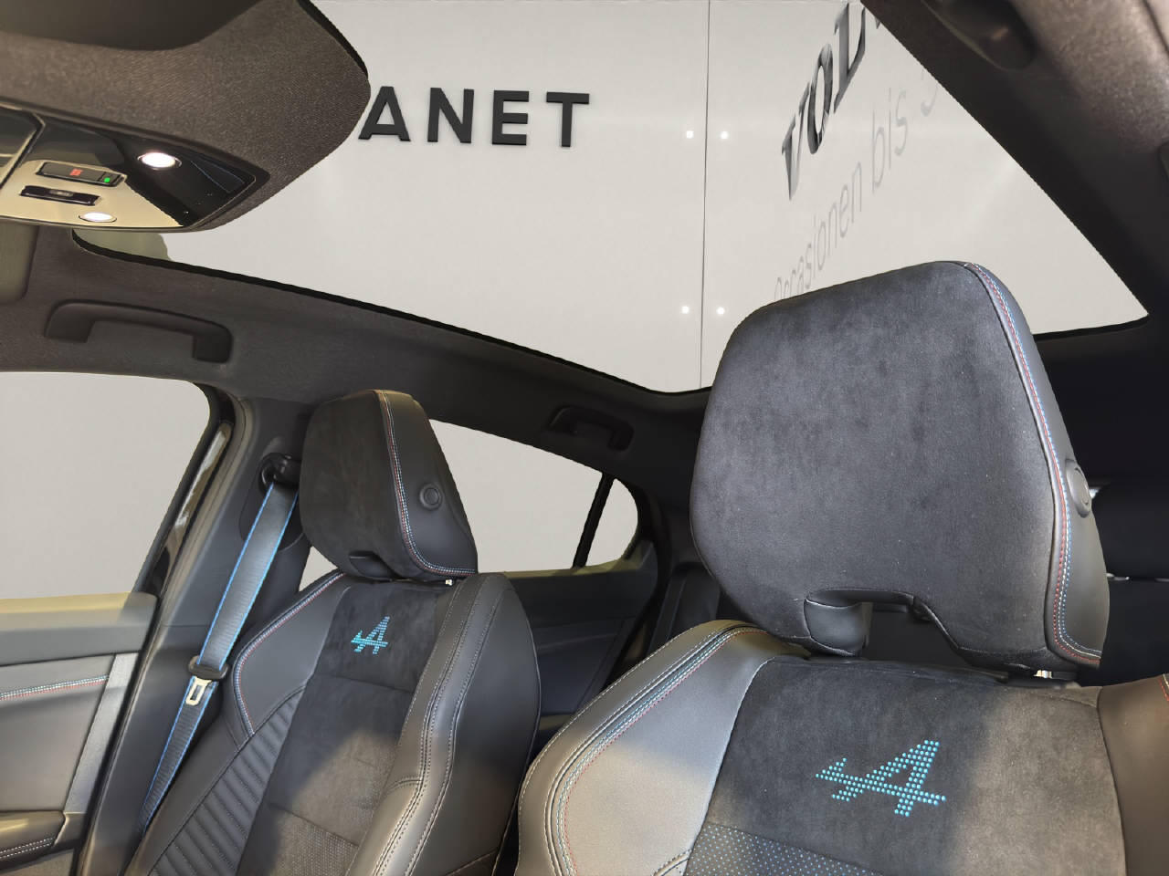 RENAULT Rafale 1.2 E-Tech Plug-in Atelier Alpine-image-16