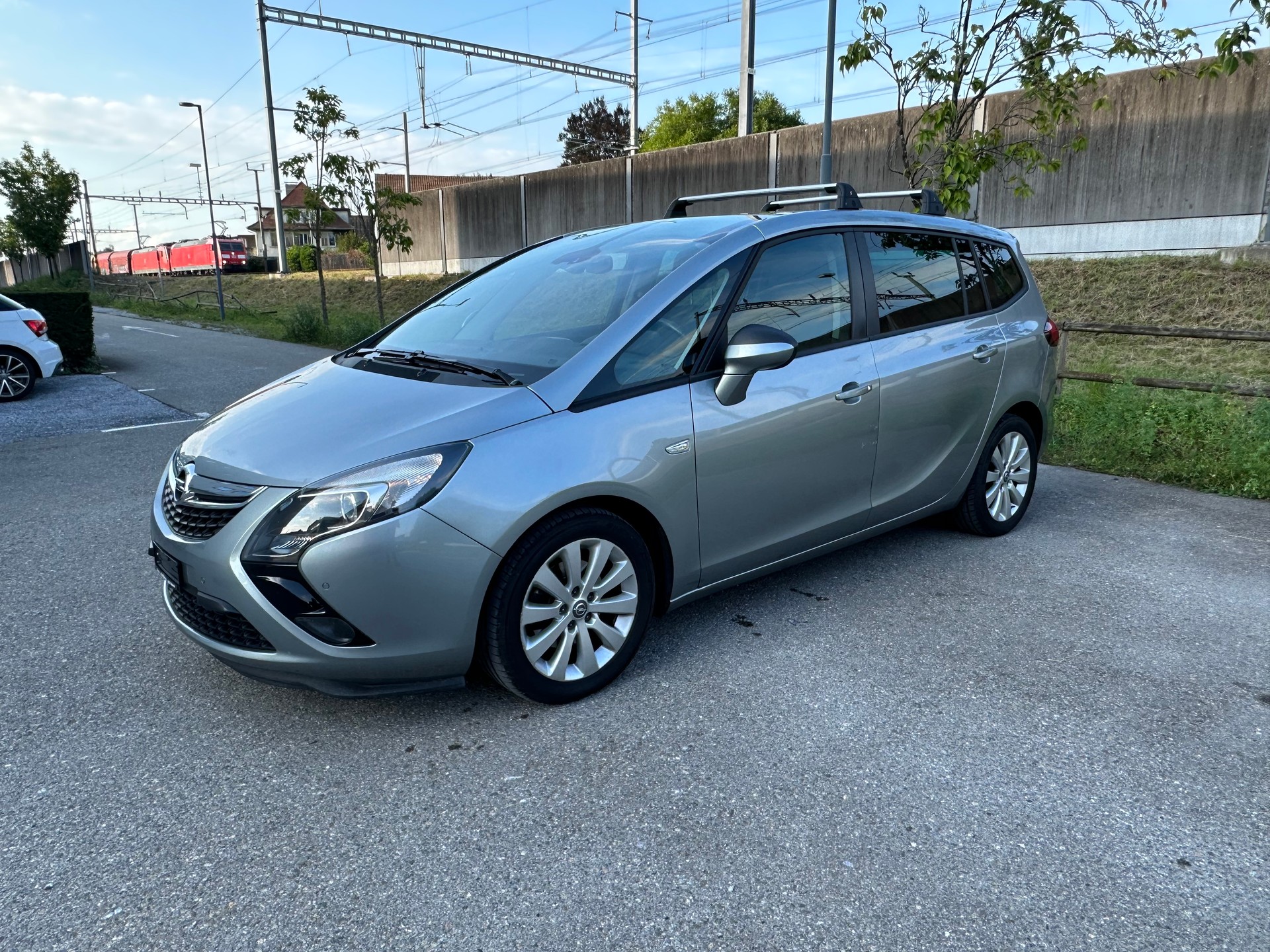 OPEL Zafira Tourer 1.4i 16V Enjoy-image-1