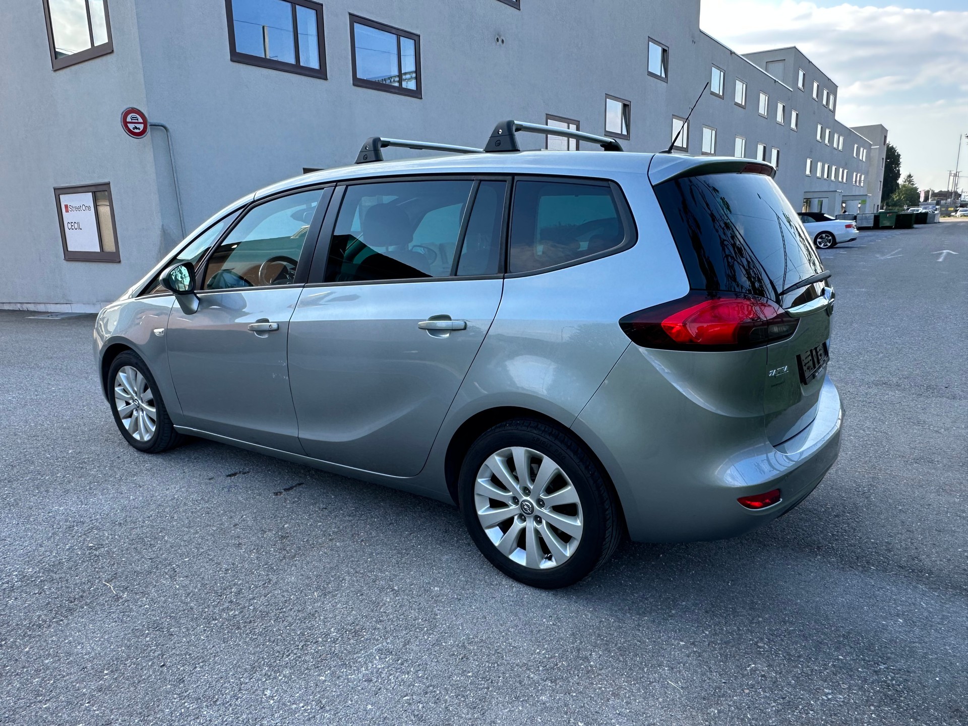 OPEL Zafira Tourer 1.4i 16V Enjoy-image-2
