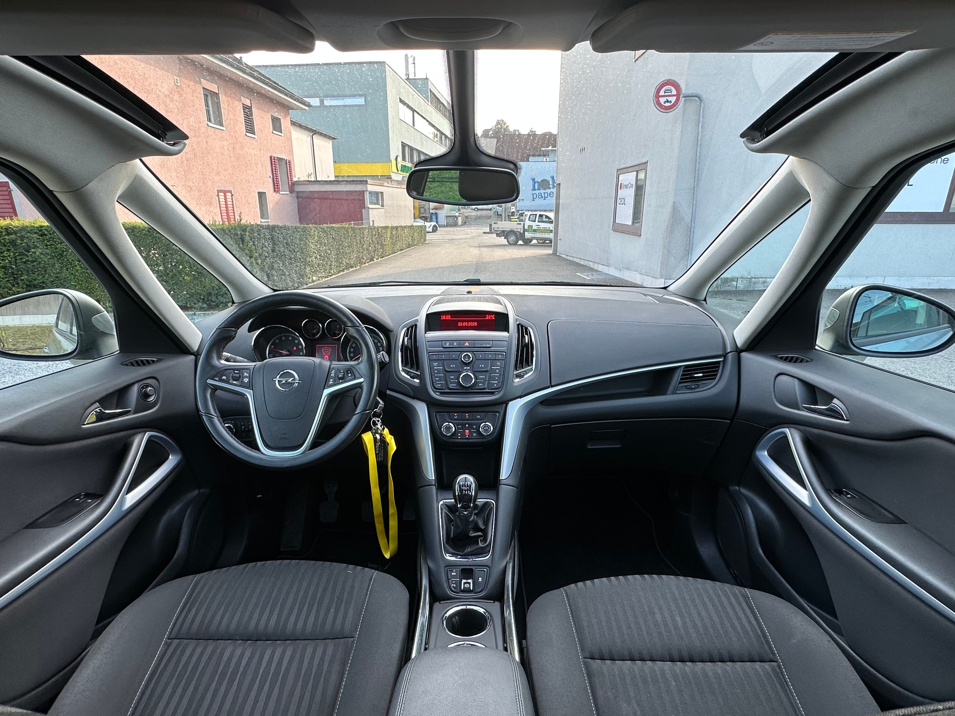 OPEL Zafira Tourer 1.4i 16V Enjoy-image-9