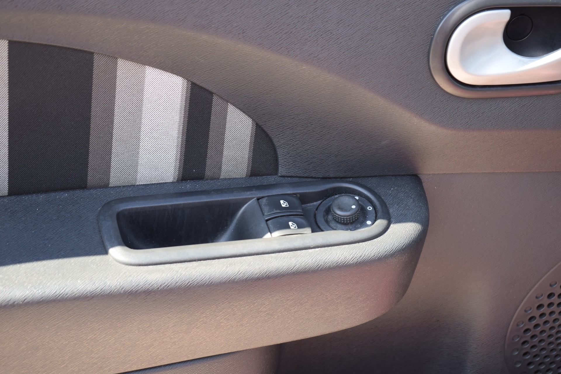 RENAULT Twingo 1.2 16V Night & Day-image-5