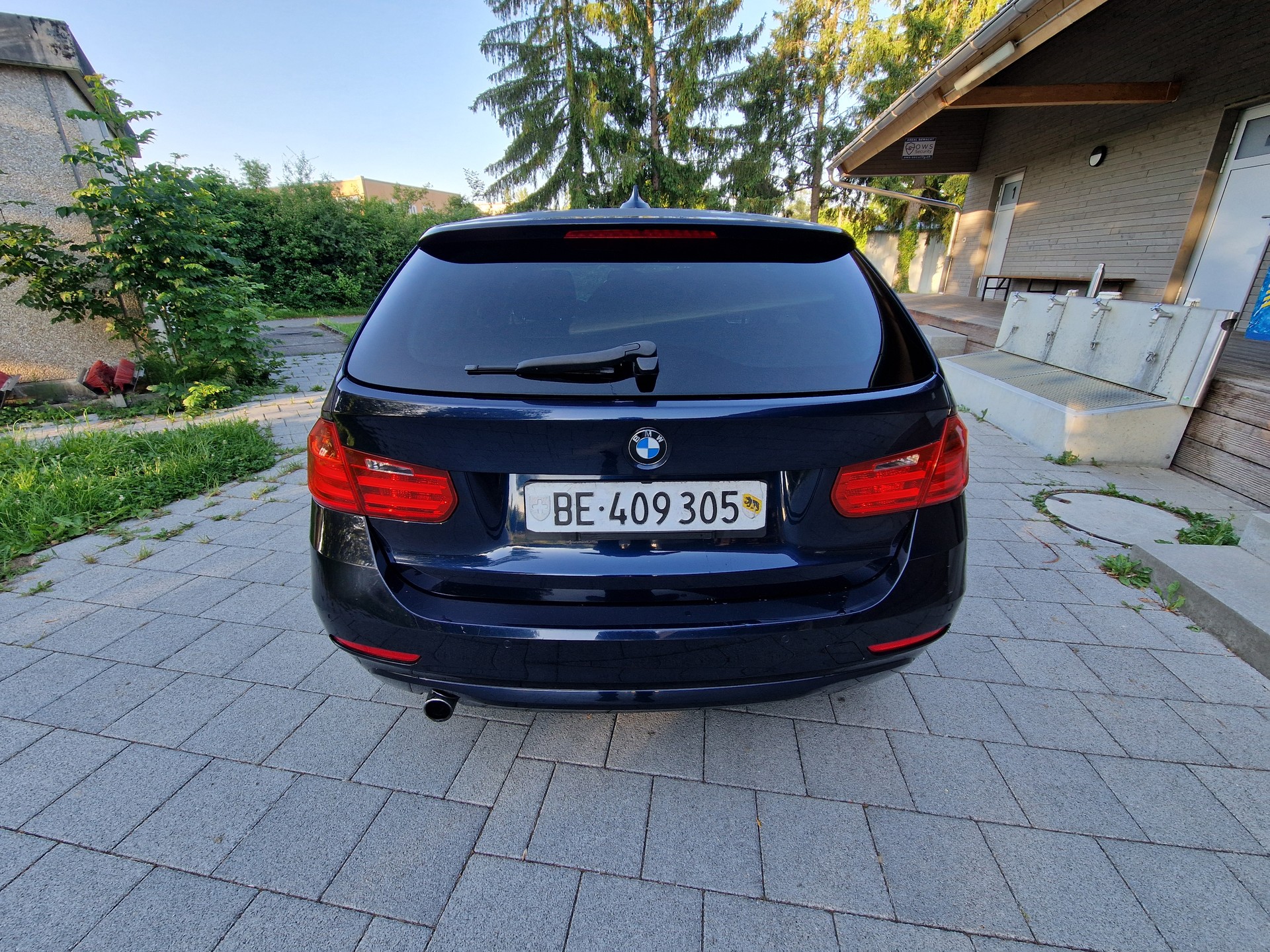 BMW 320d xDrive Touring Sport-image-2