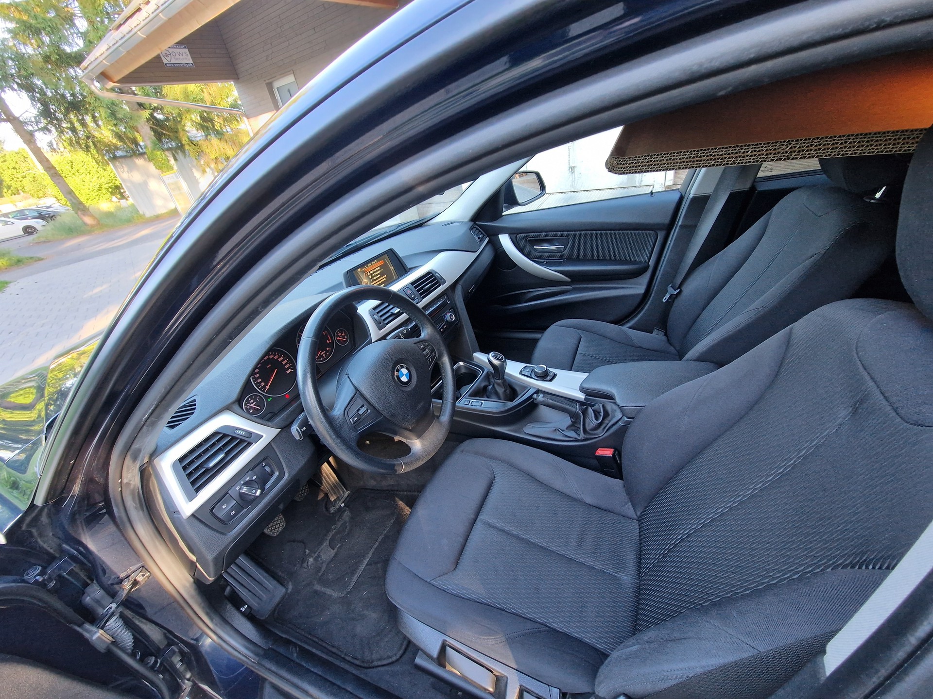 BMW 320d xDrive Touring Sport-image-3