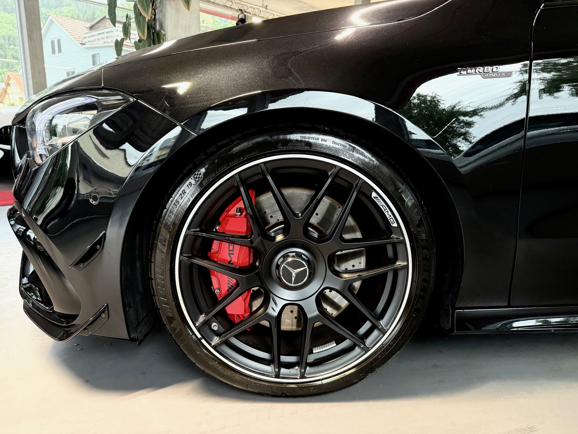 MERCEDES-BENZ CLA 45 S AMG 4Matic+ 8G-DCT-image-2