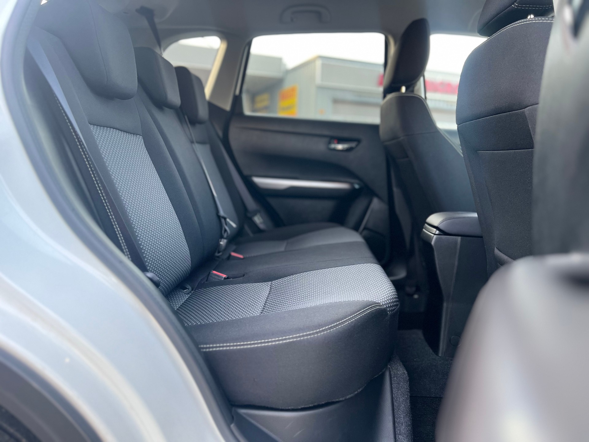 SUZUKI Vitara 1.5 Hybrid Piz Sulai 4x4 AGS-image-13