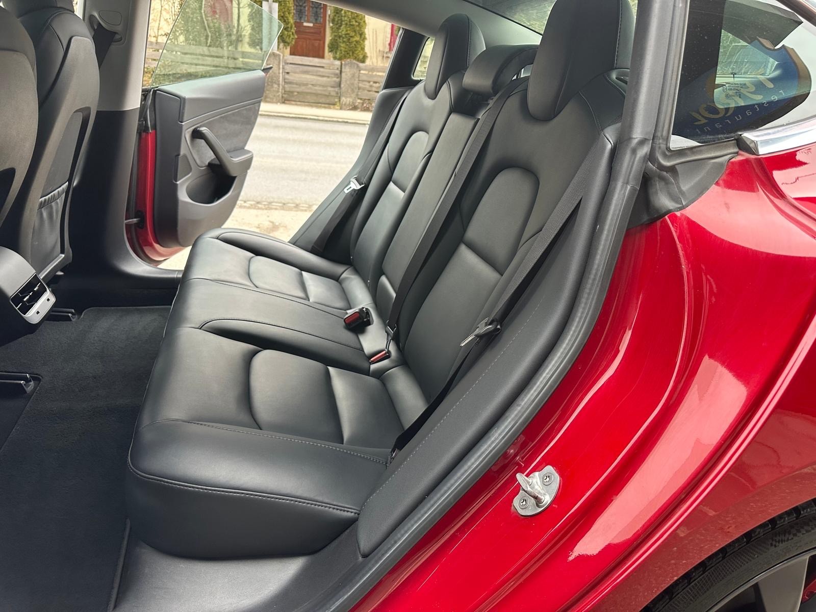 TESLA Model 3 Performance Dual Motor AWD-image-11