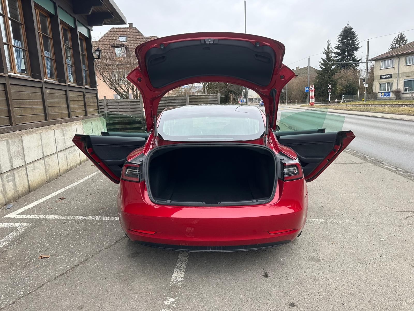 TESLA Model 3 Performance Dual Motor AWD-image-6
