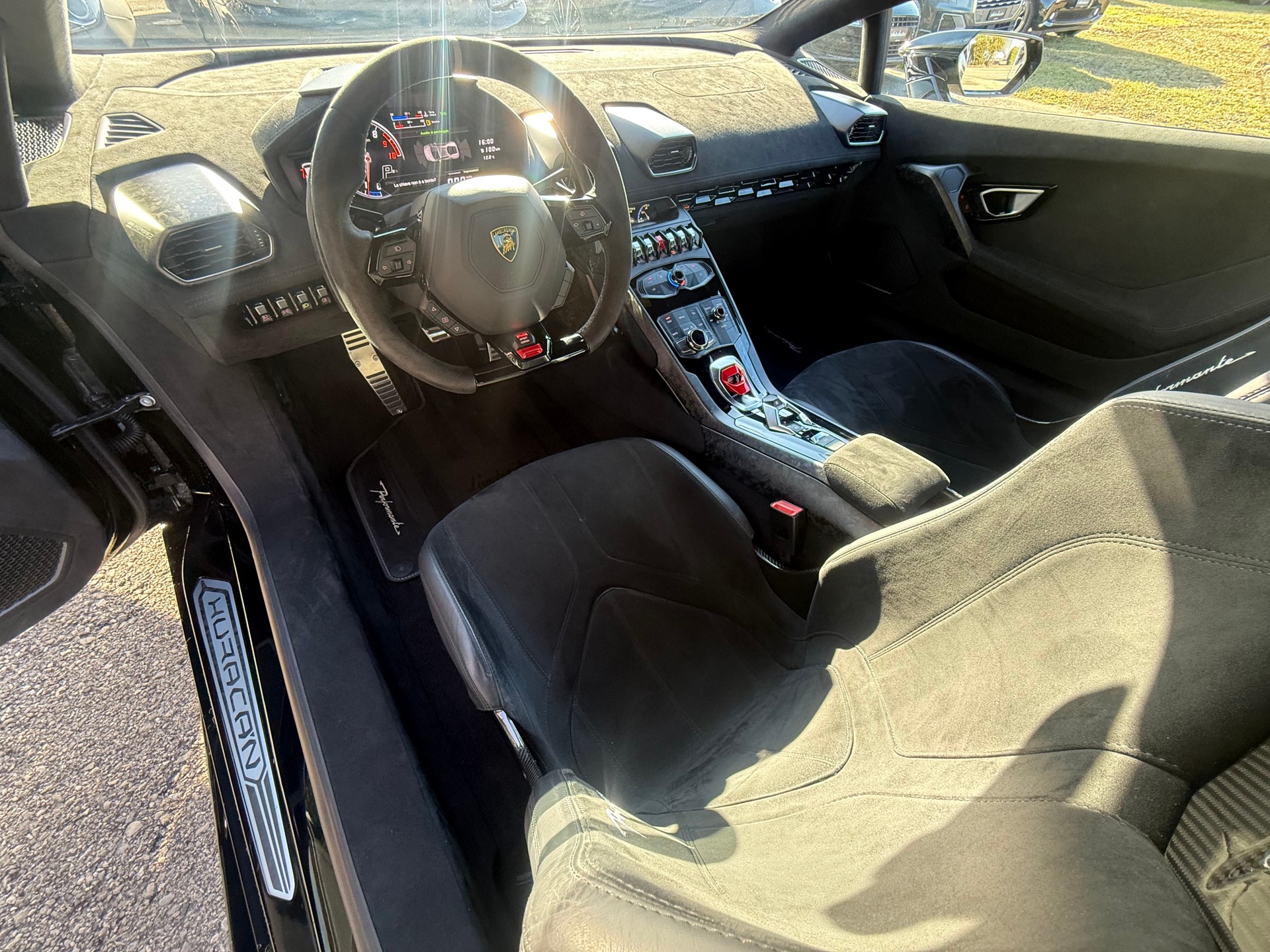 LAMBORGHINI Huracan LP640-4 Coupé Performante DCT-image-9