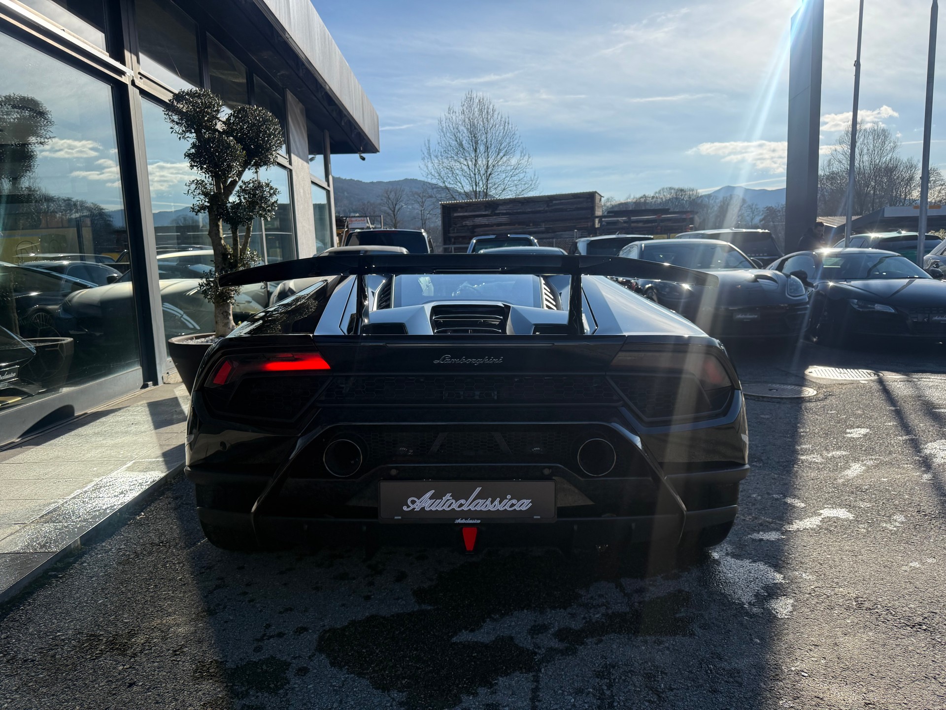 LAMBORGHINI Huracan LP640-4 Coupé Performante DCT-image-2