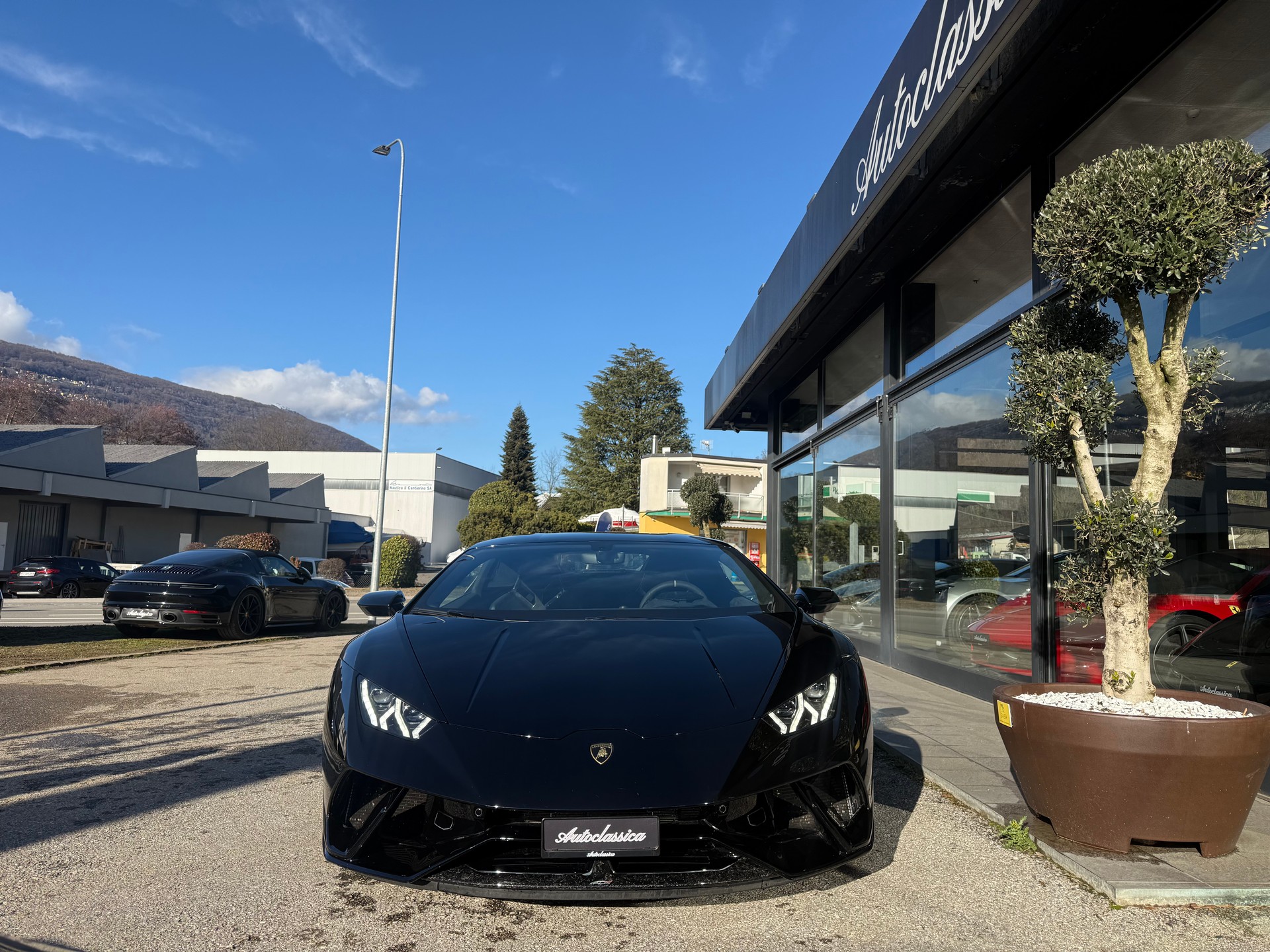 LAMBORGHINI Huracan LP640-4 Coupé Performante DCT-image-1