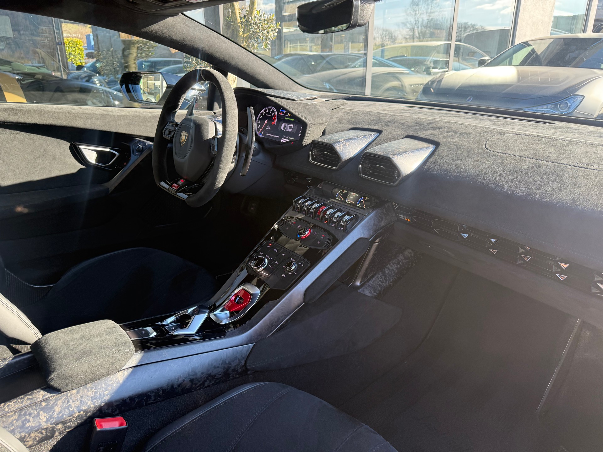 LAMBORGHINI Huracan LP640-4 Coupé Performante DCT-image-12