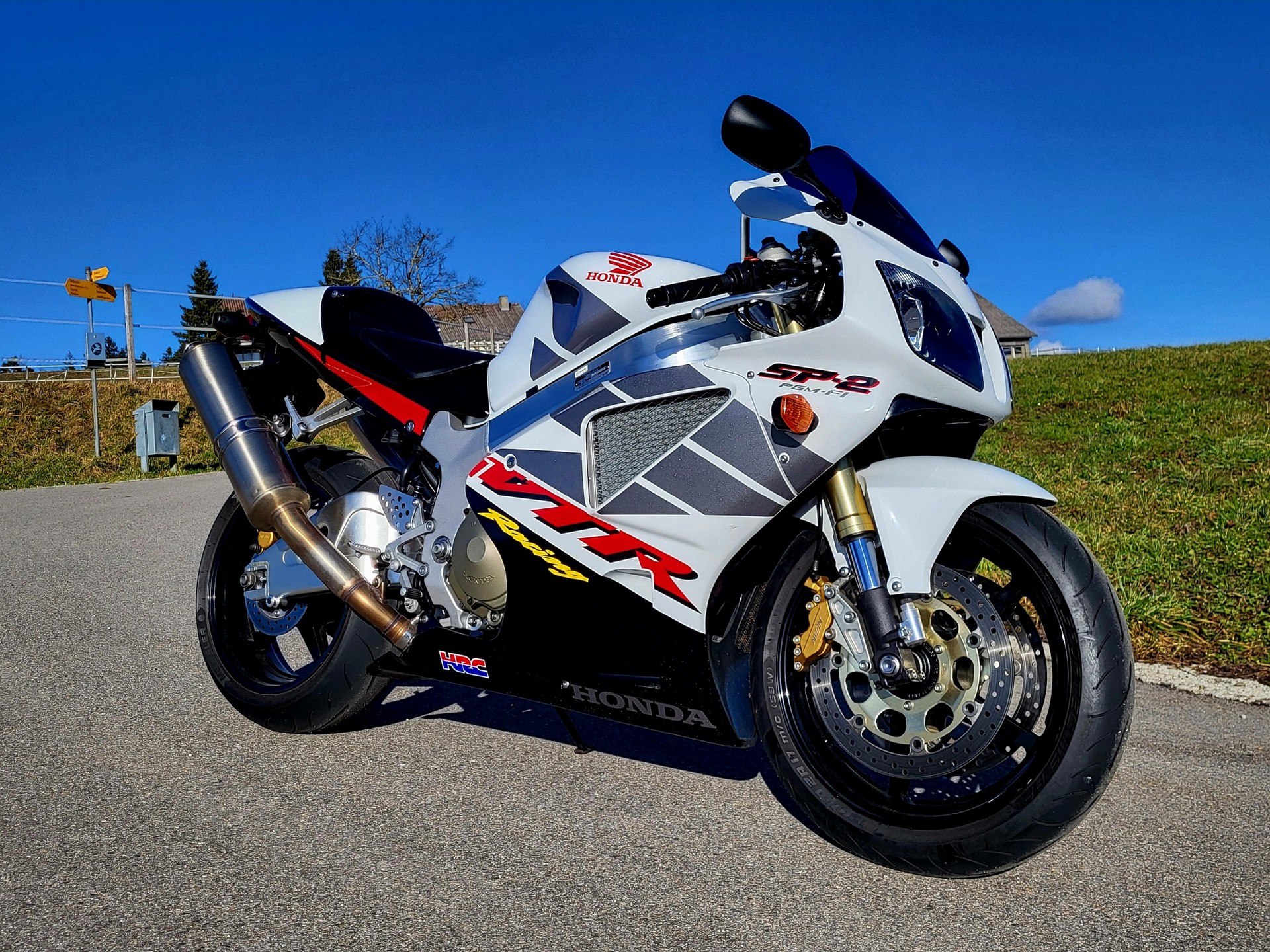 HONDA VTR 1000 SP-2 HRC 2002-image-2
