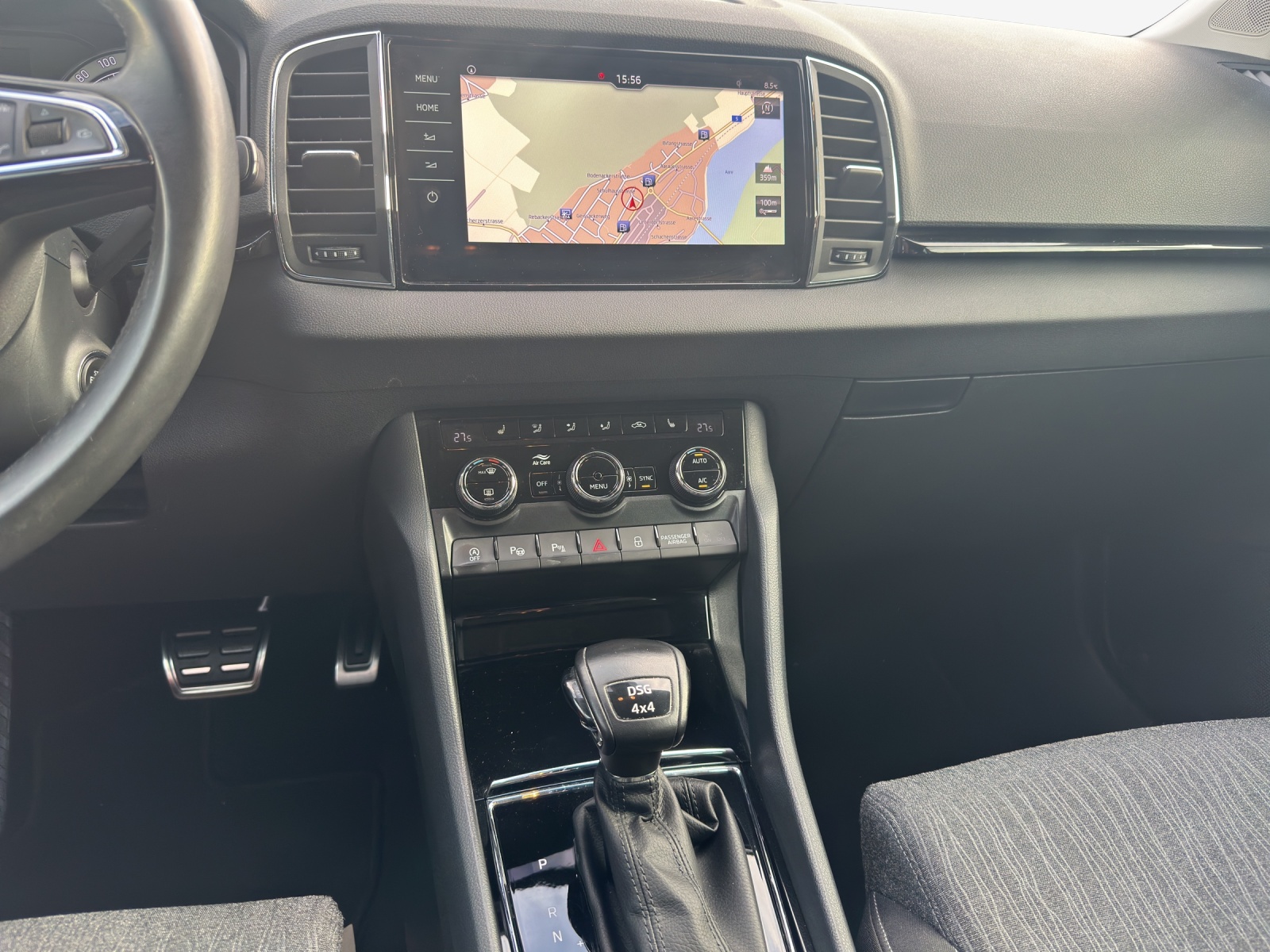 SKODA Karoq 2.0 TDI CR Style 4x4 DSG-image-9