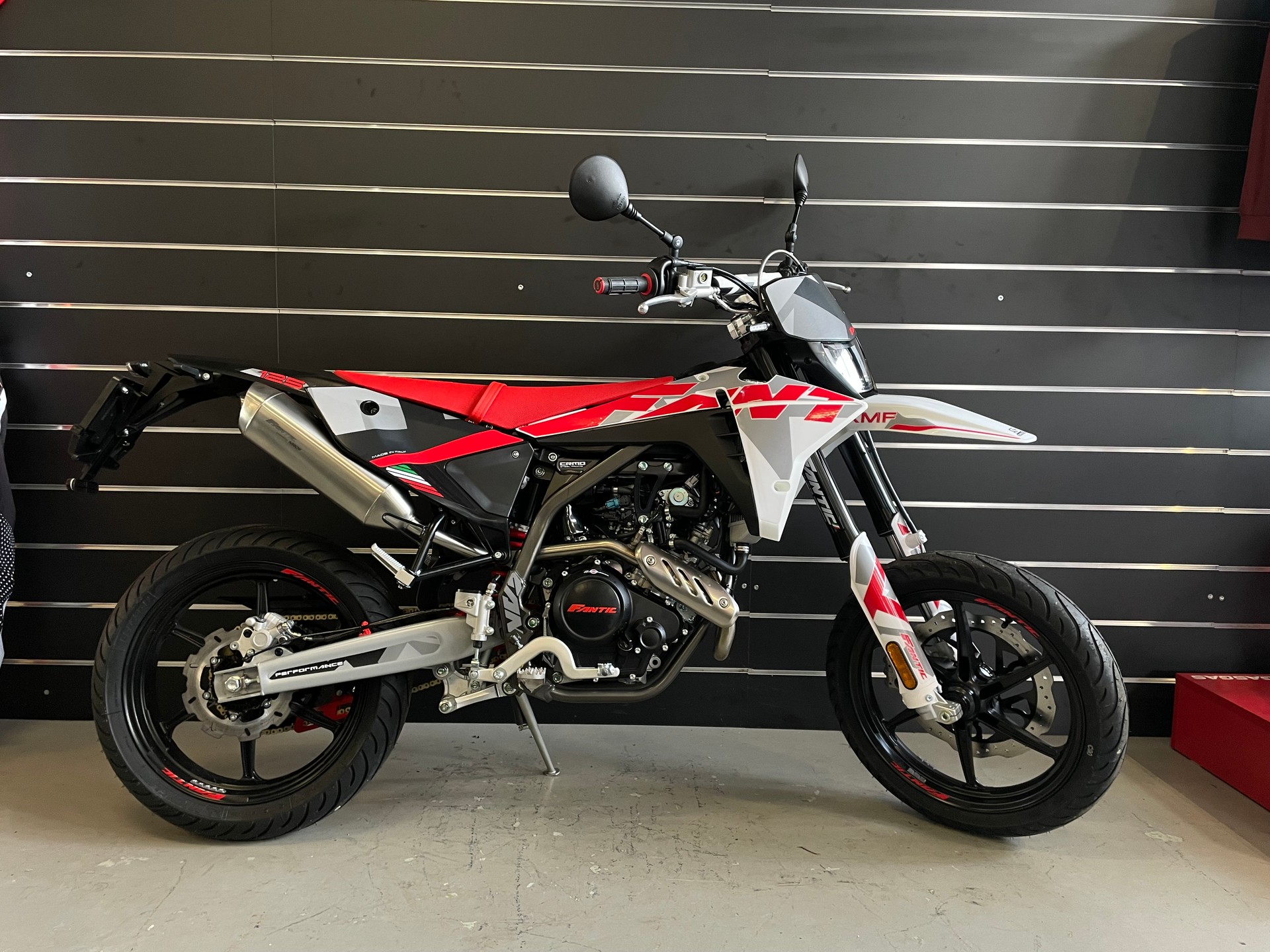 FANTIC XMF 125 Performance