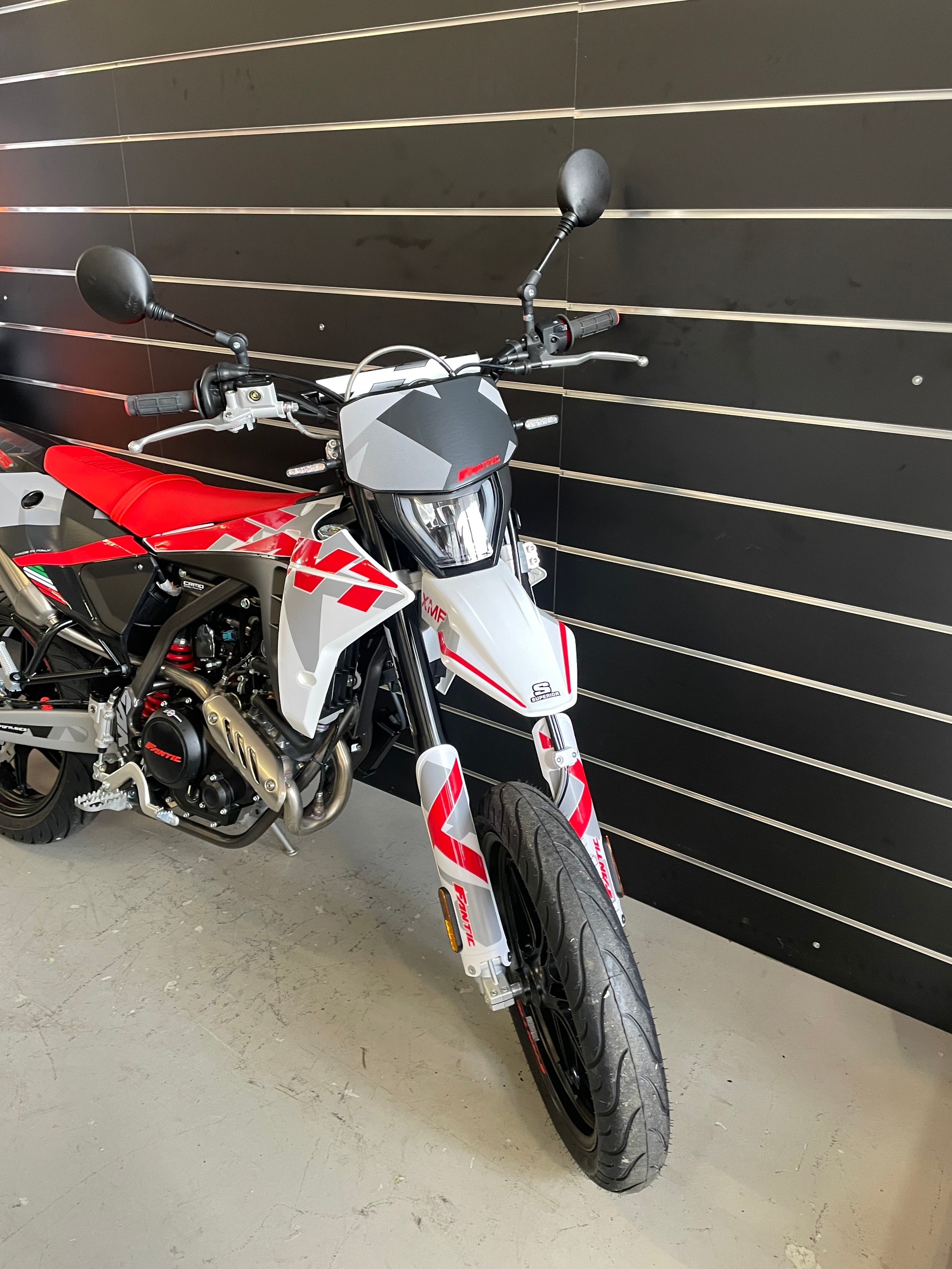 FANTIC XMF 125 Performance-showroom-element-2