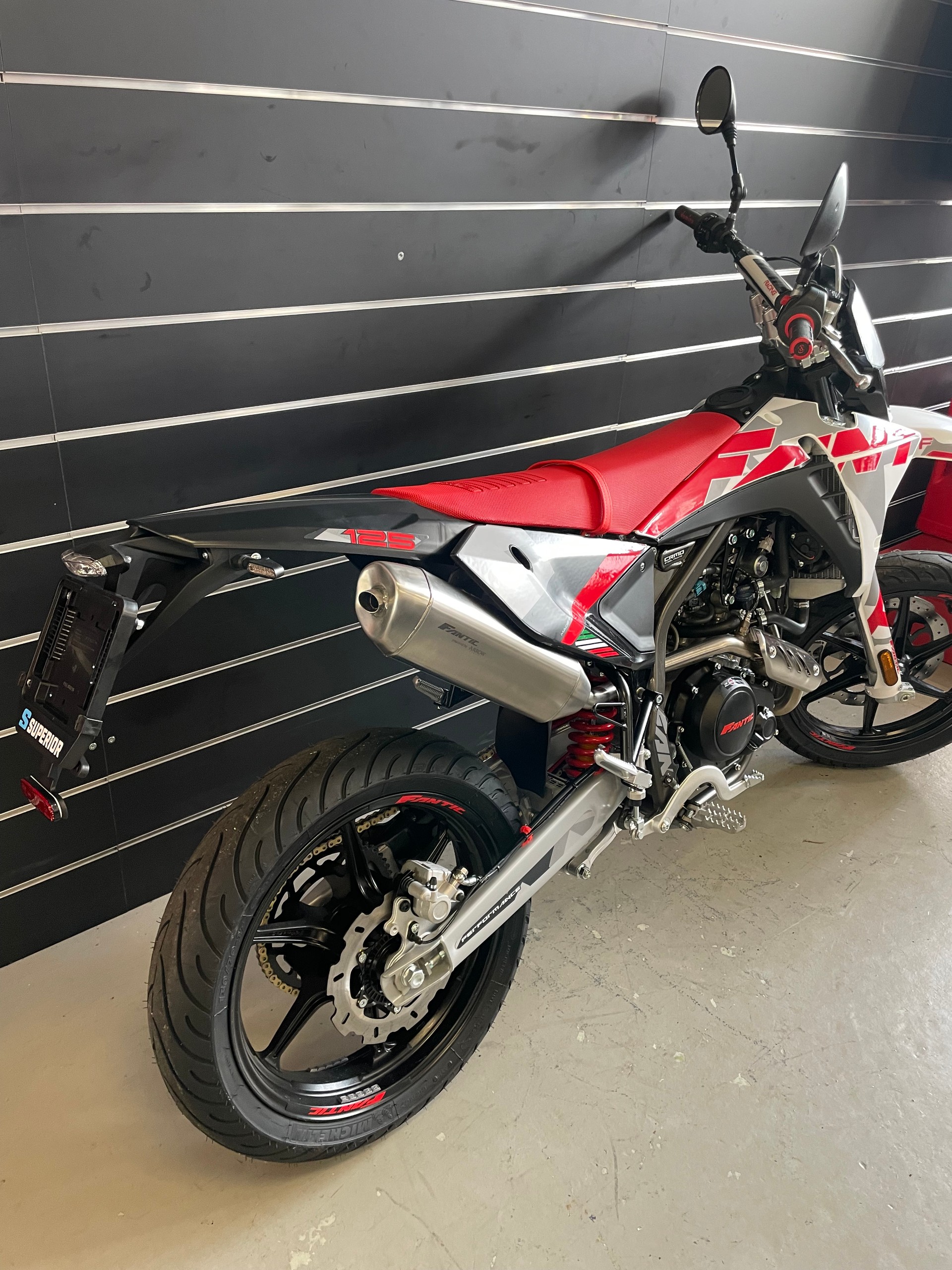 FANTIC XMF 125 Performance-showroom-element-3