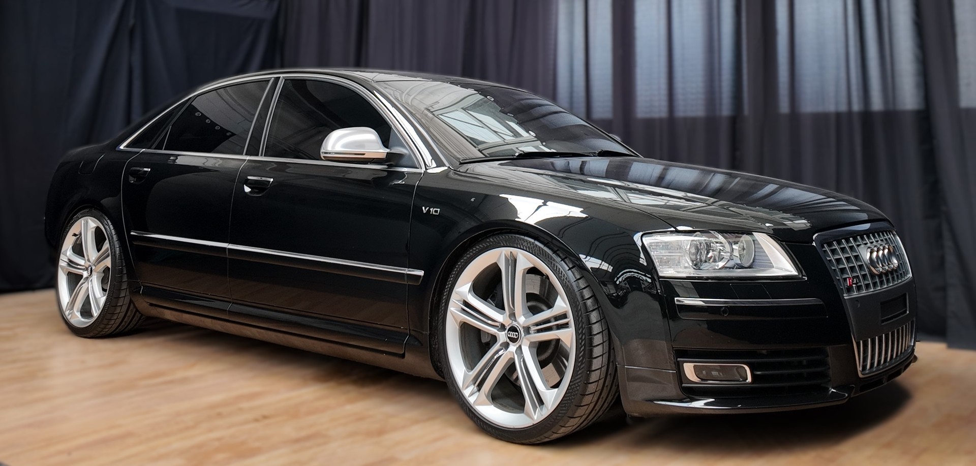 AUDI S8 5.2 V10 quattro tiptronic