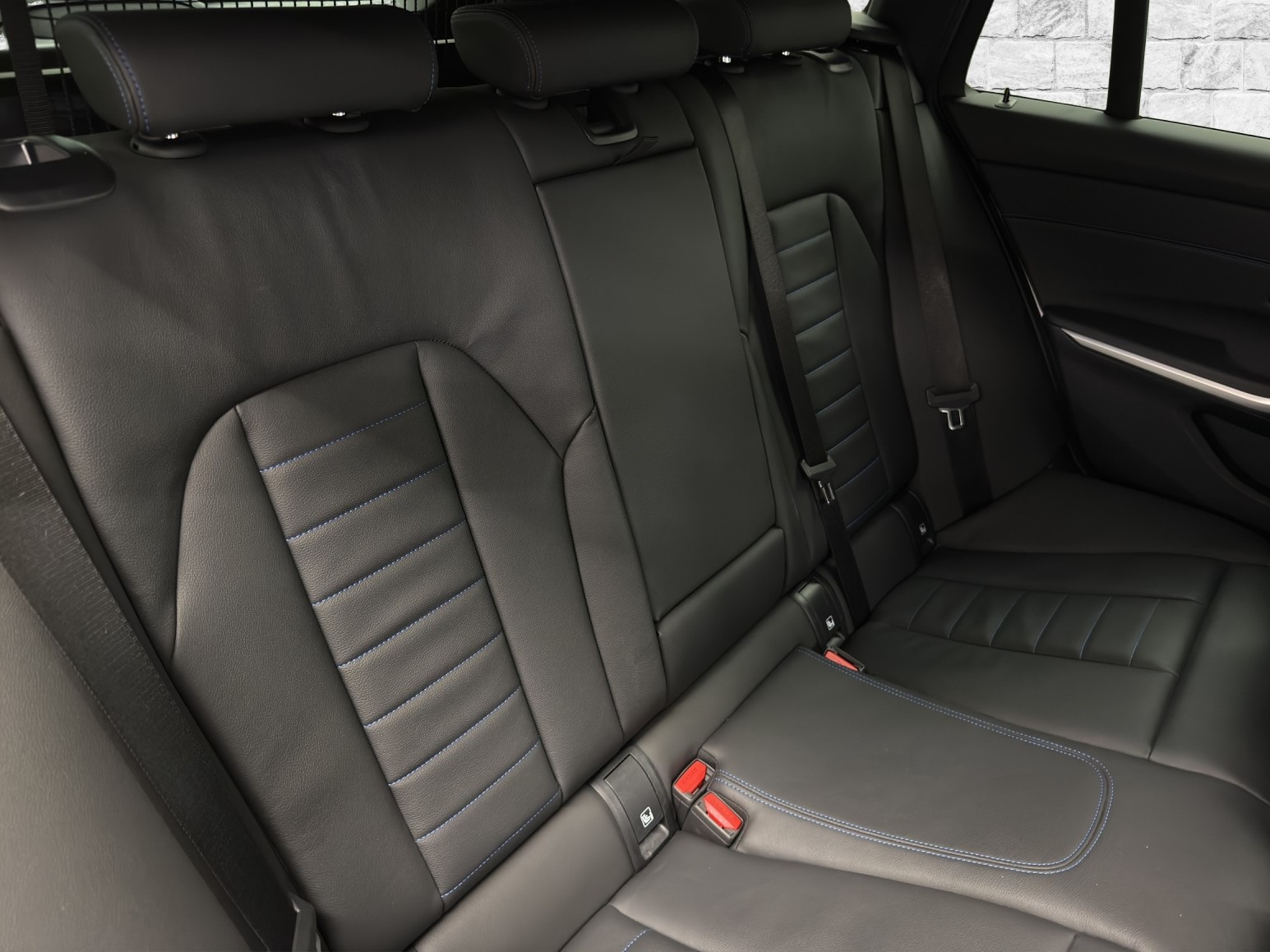 BMW 320d xDr 48V Tour M Sport-image-18