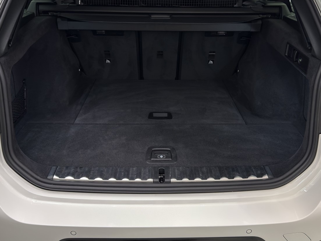 BMW 320d xDr 48V Tour M Sport-image-22