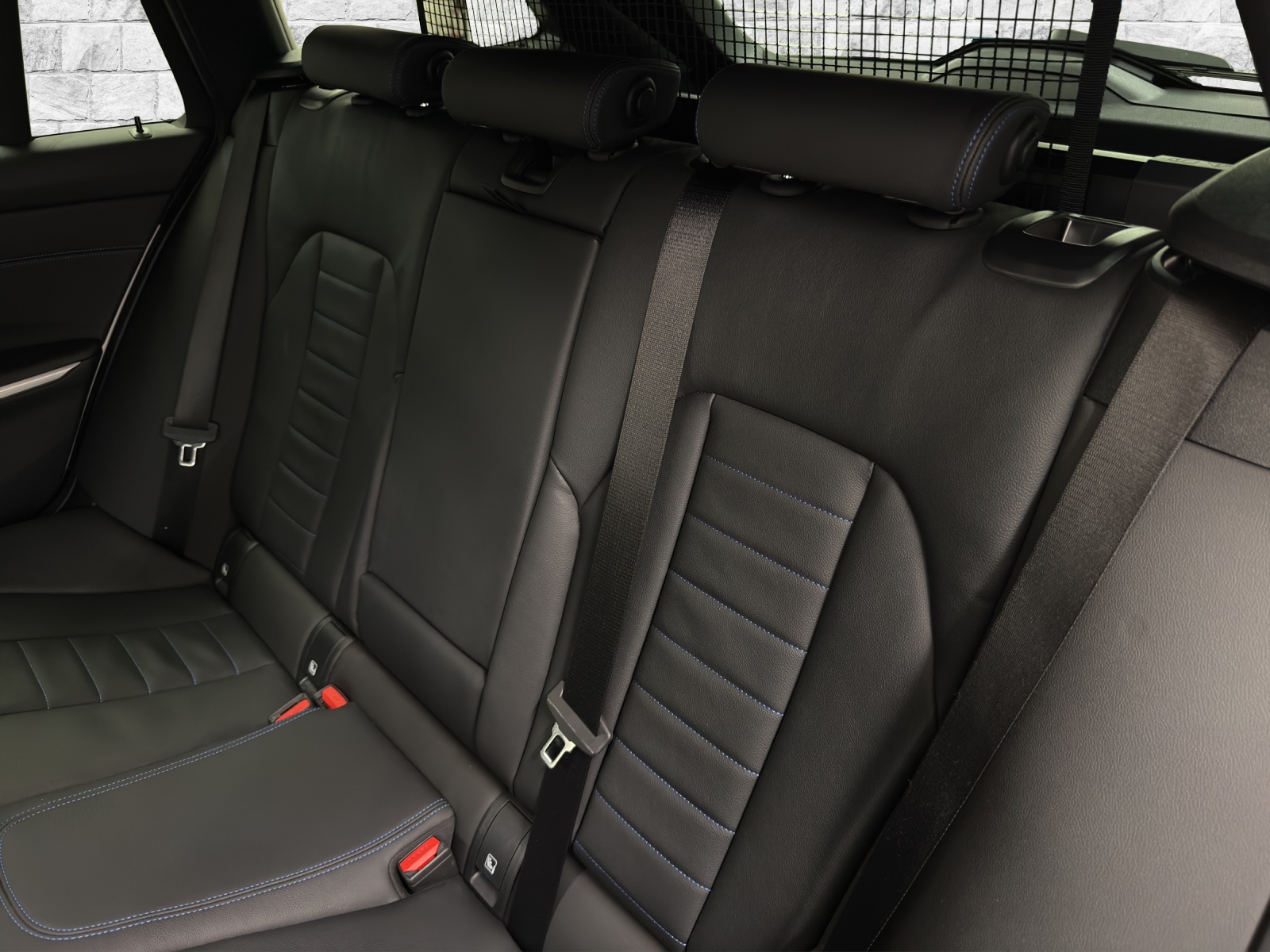 BMW 320d xDr 48V Tour M Sport-image-15