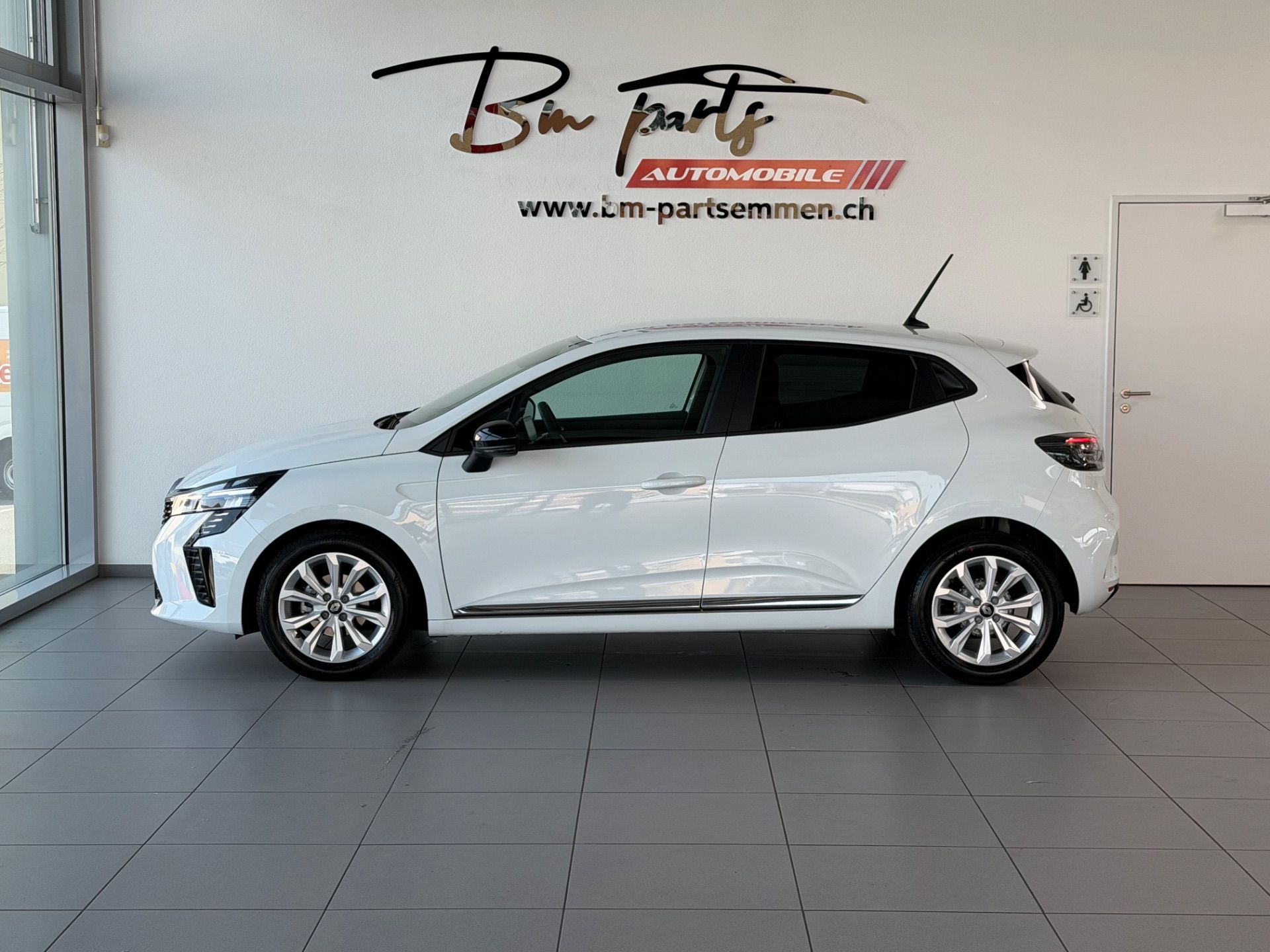 RENAULT Clio 1.0 Evolution-image-2