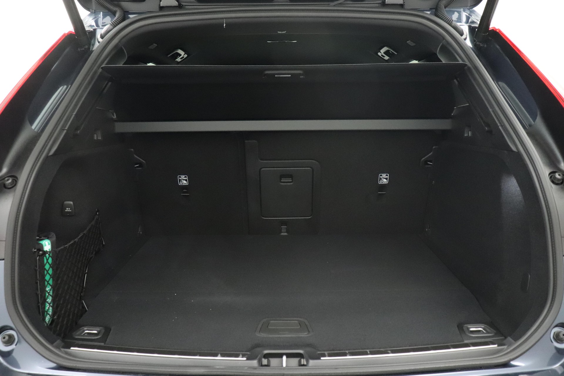 VOLVO XC60 2.0 T6 TE Plus Dark eAWD-image-4