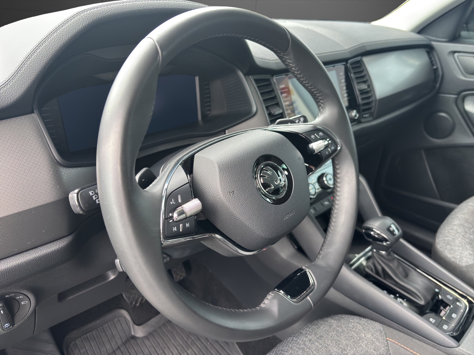 SKODA Kodiaq 2.0 TDI CR Clever 4x4 DSG-image-4