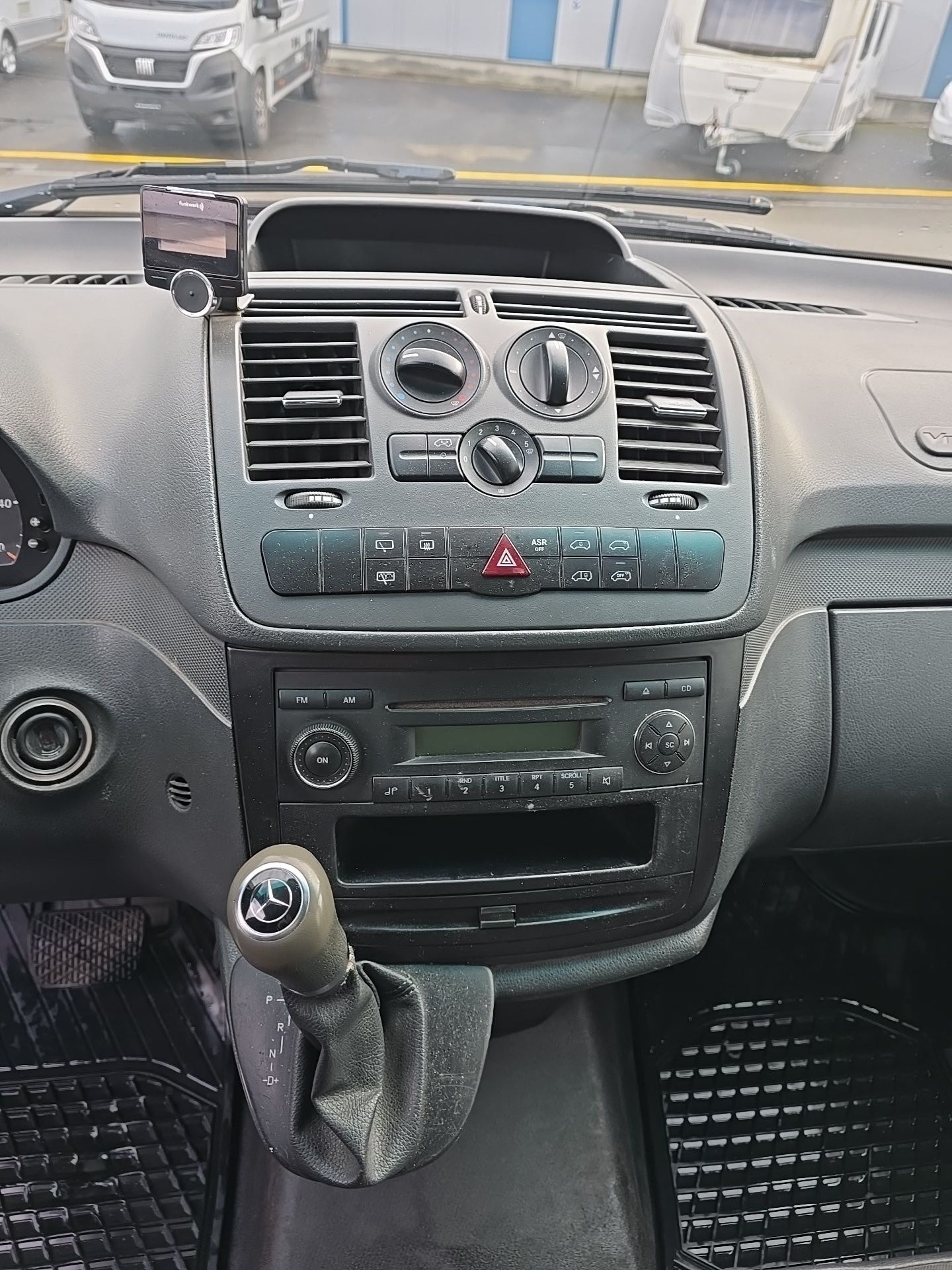 MERCEDES-BENZ Vito 113 CDI Allrad Automatik-image-11
