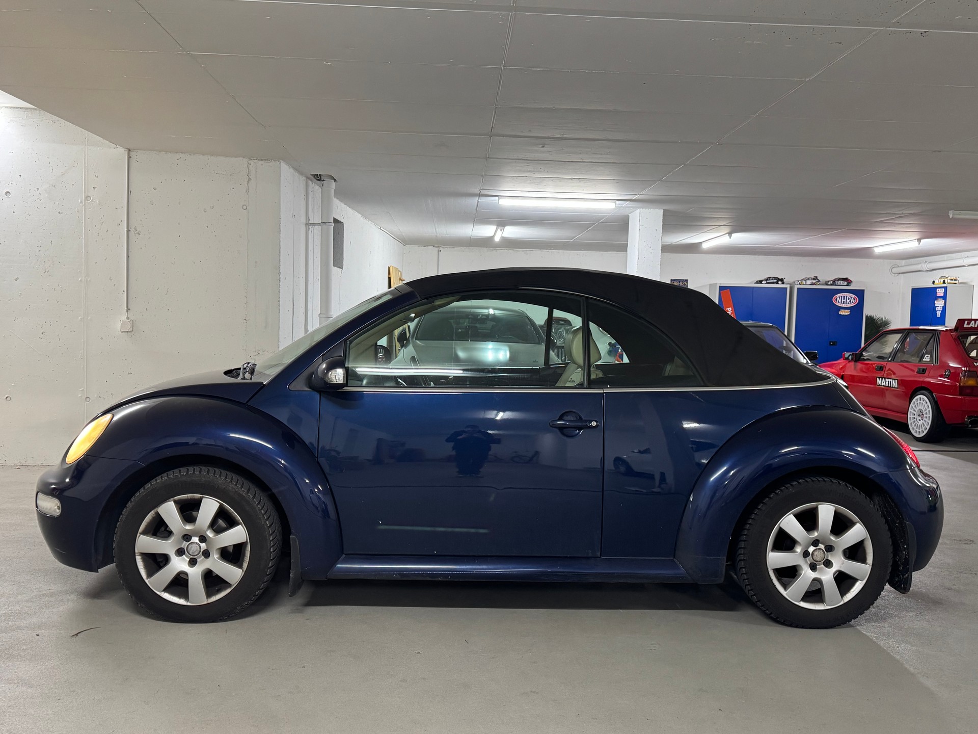 VW Beetle Cabrio 2.0 Automat Tiptronic-image-3