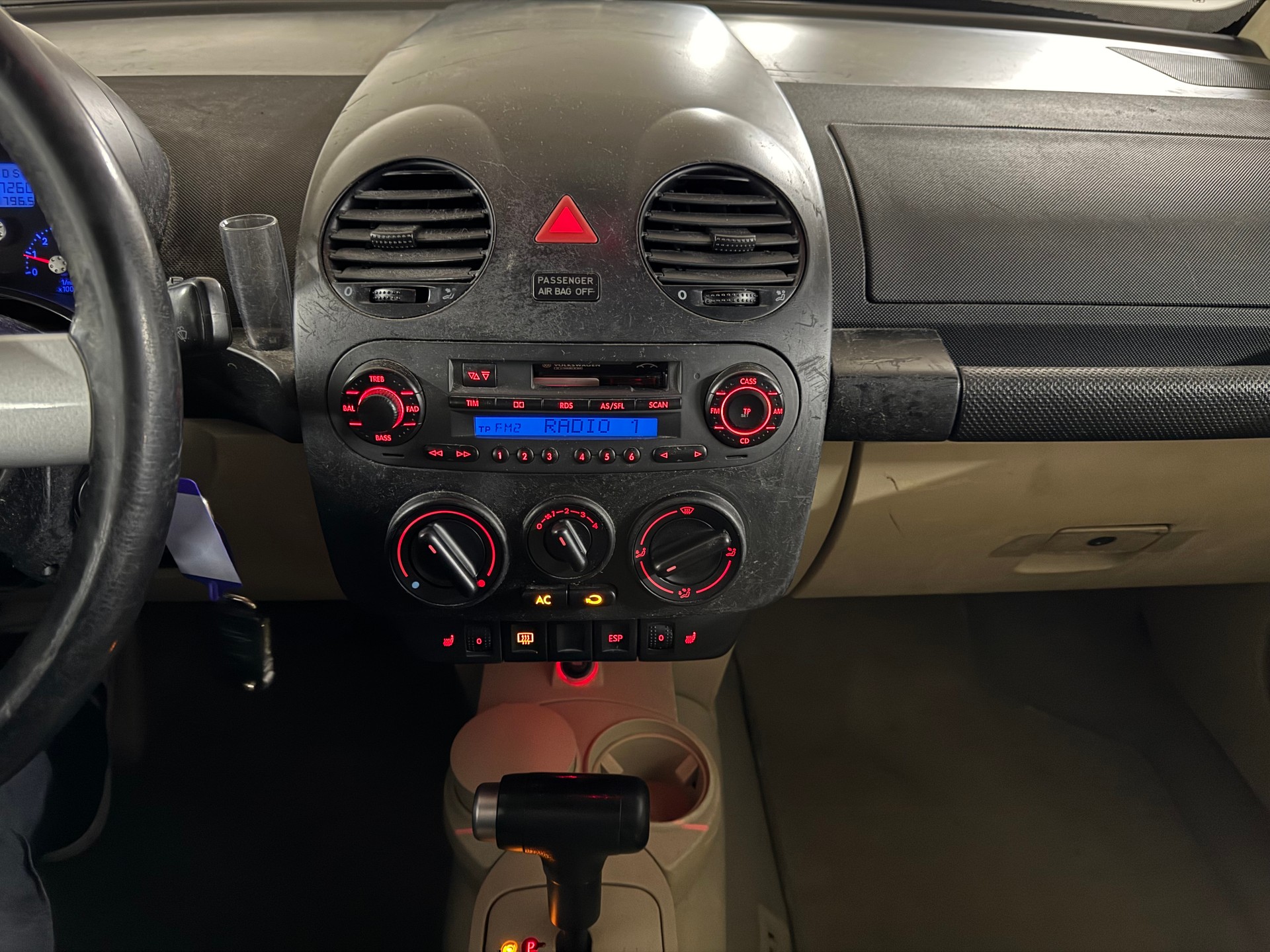 VW Beetle Cabrio 2.0 Automat Tiptronic-image-12